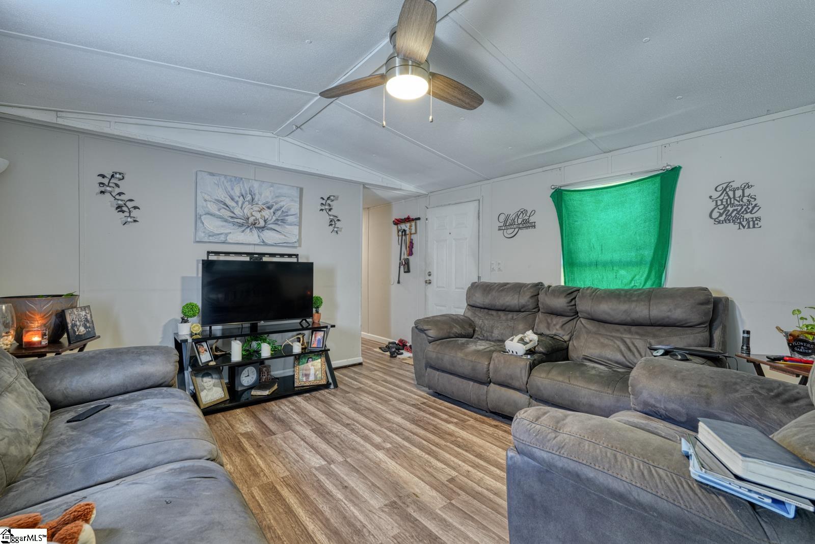 8485 Cross Anchor Road Property Photo 6