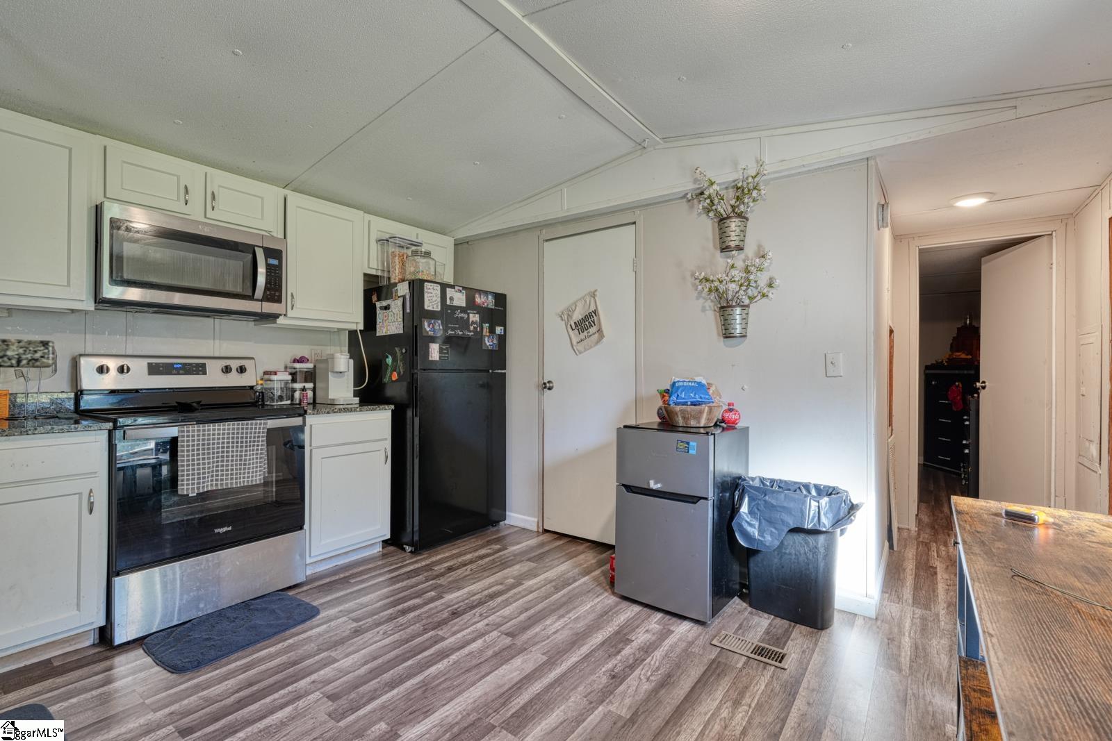 8485 Cross Anchor Road Property Photo 7