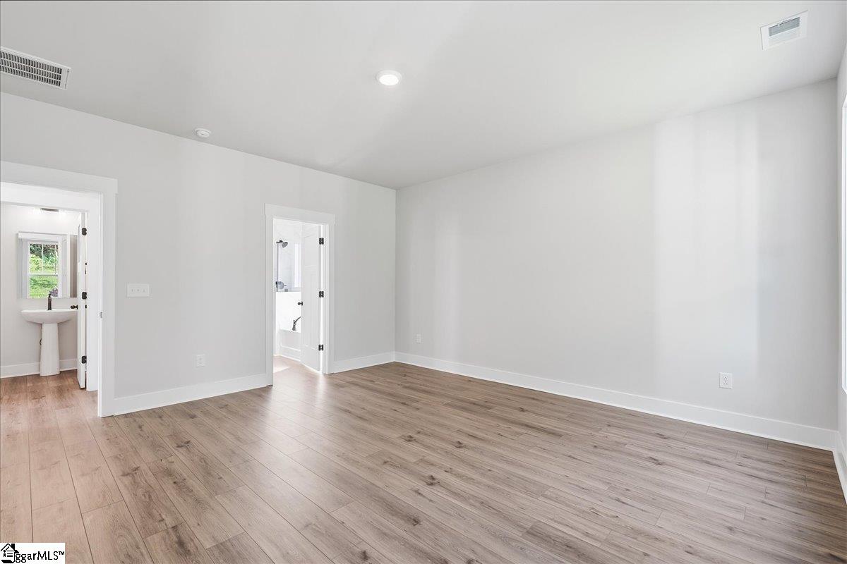 127 Beaverdam Creek Drive Property Photo 13