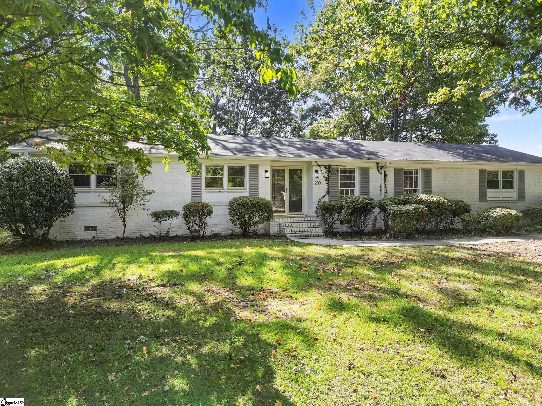 200 Lanewood Drive Property Photo 1