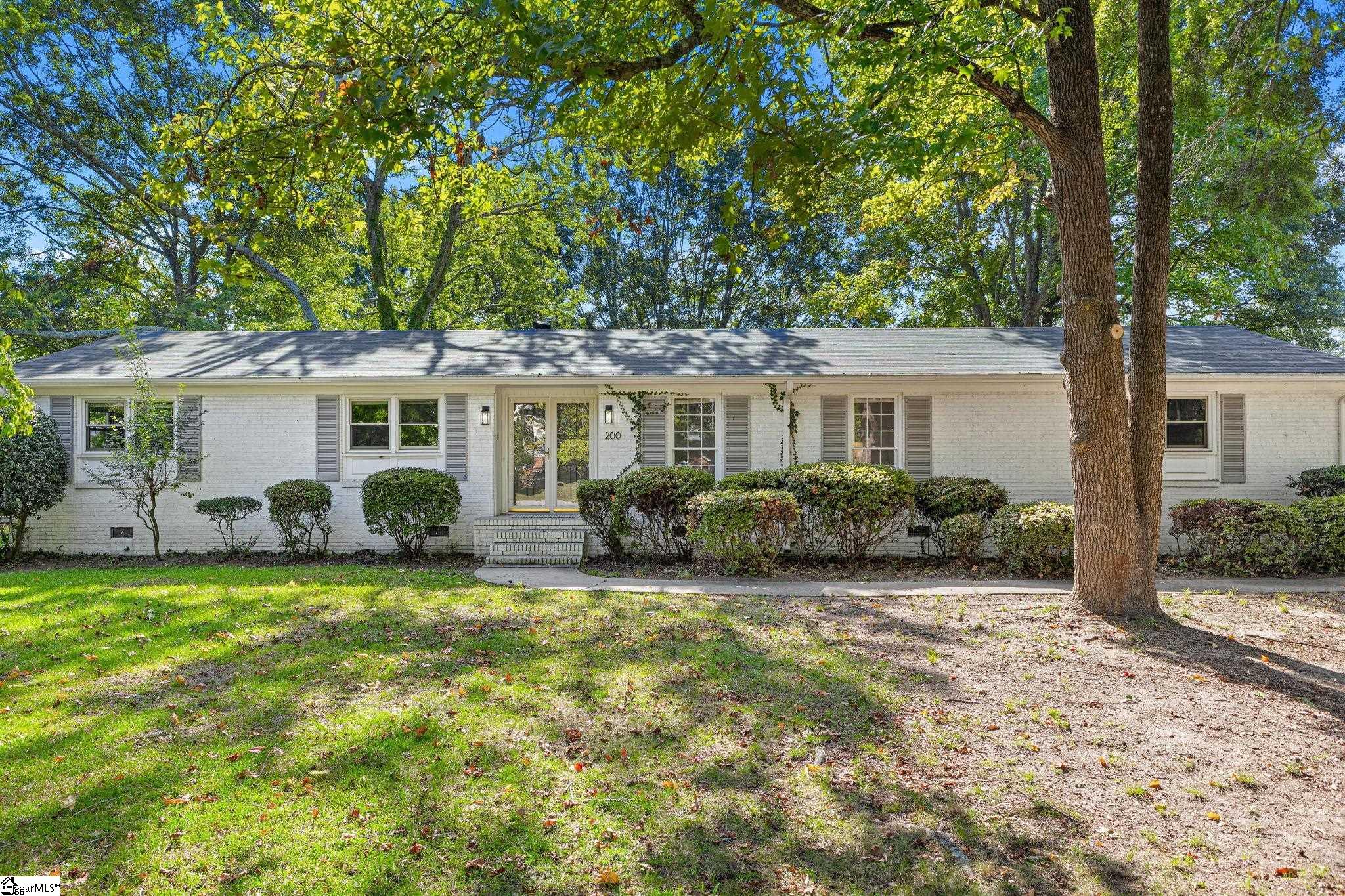 200 Lanewood Drive Property Photo 4
