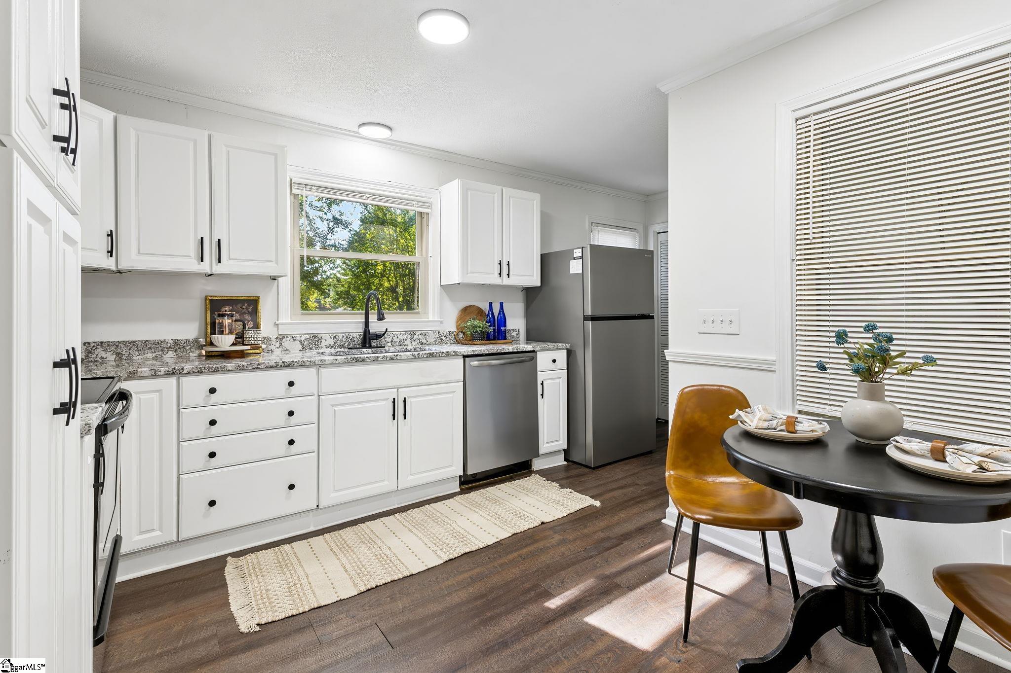200 Lanewood Drive Property Photo 14