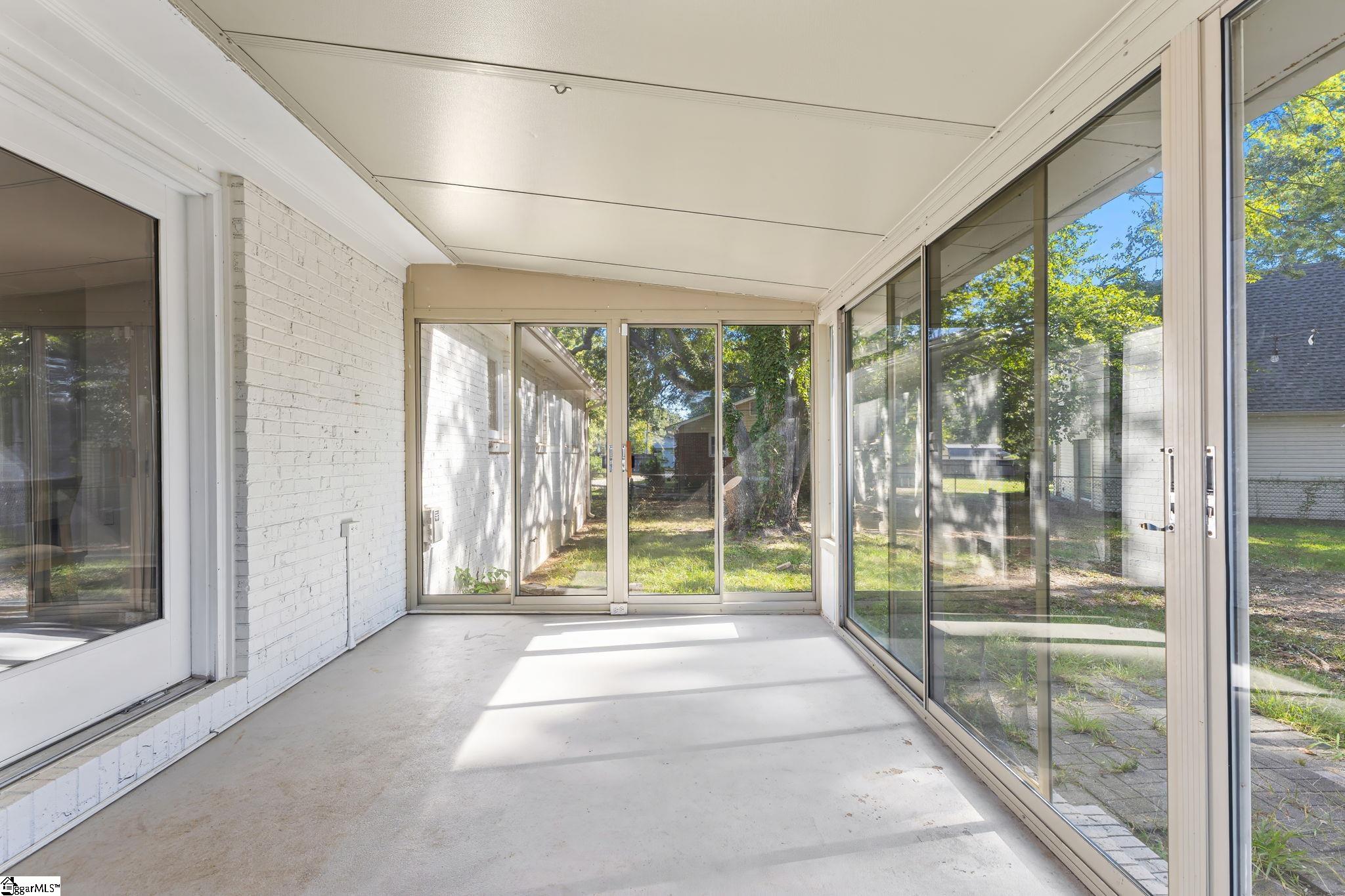 200 Lanewood Drive Property Photo 31