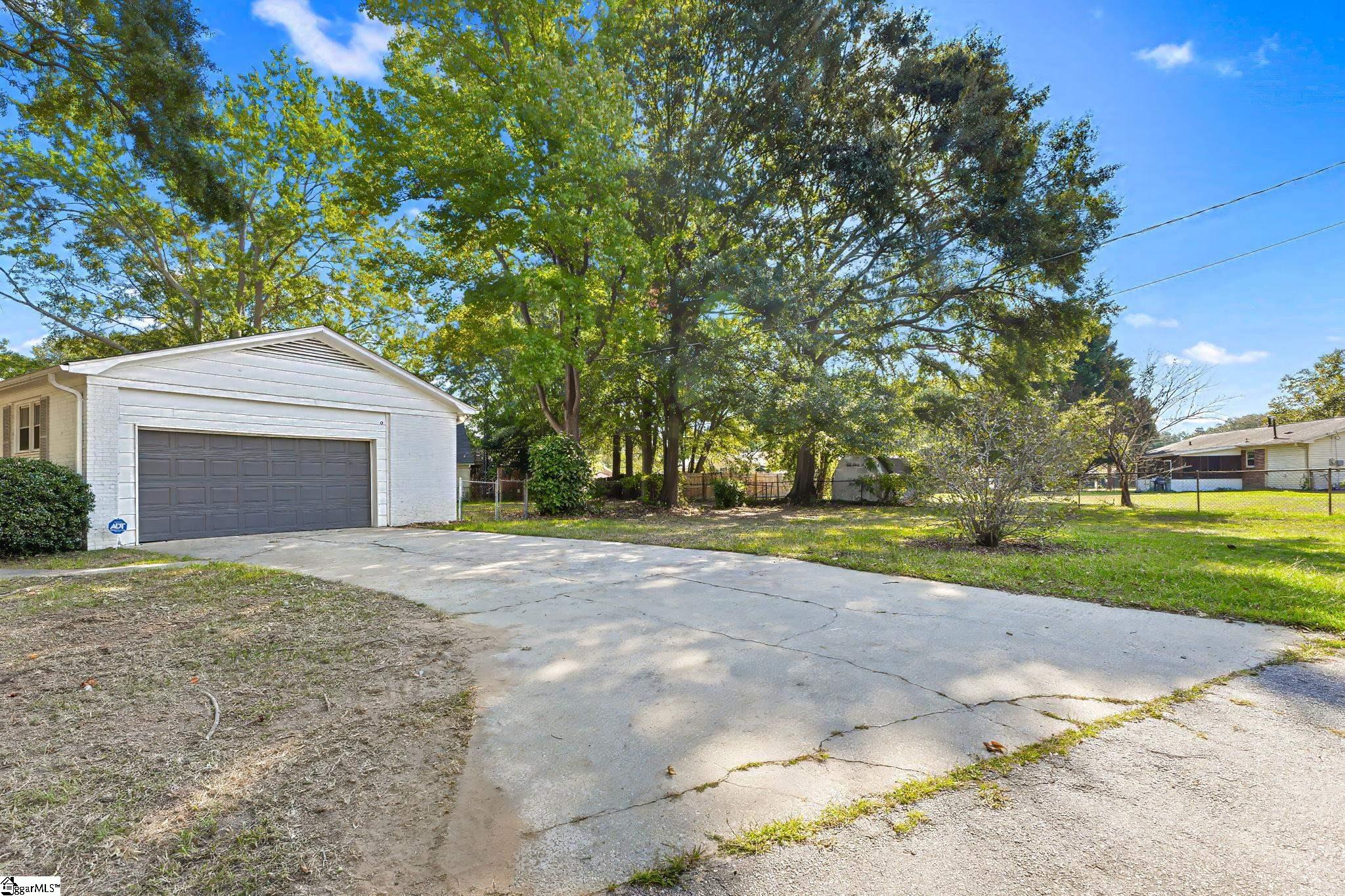 200 Lanewood Drive Property Photo 36