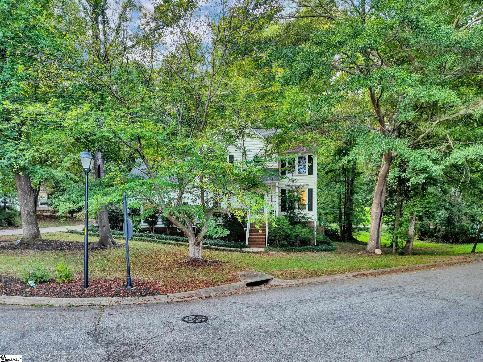 2 Moss Spring Court Property Photo 2
