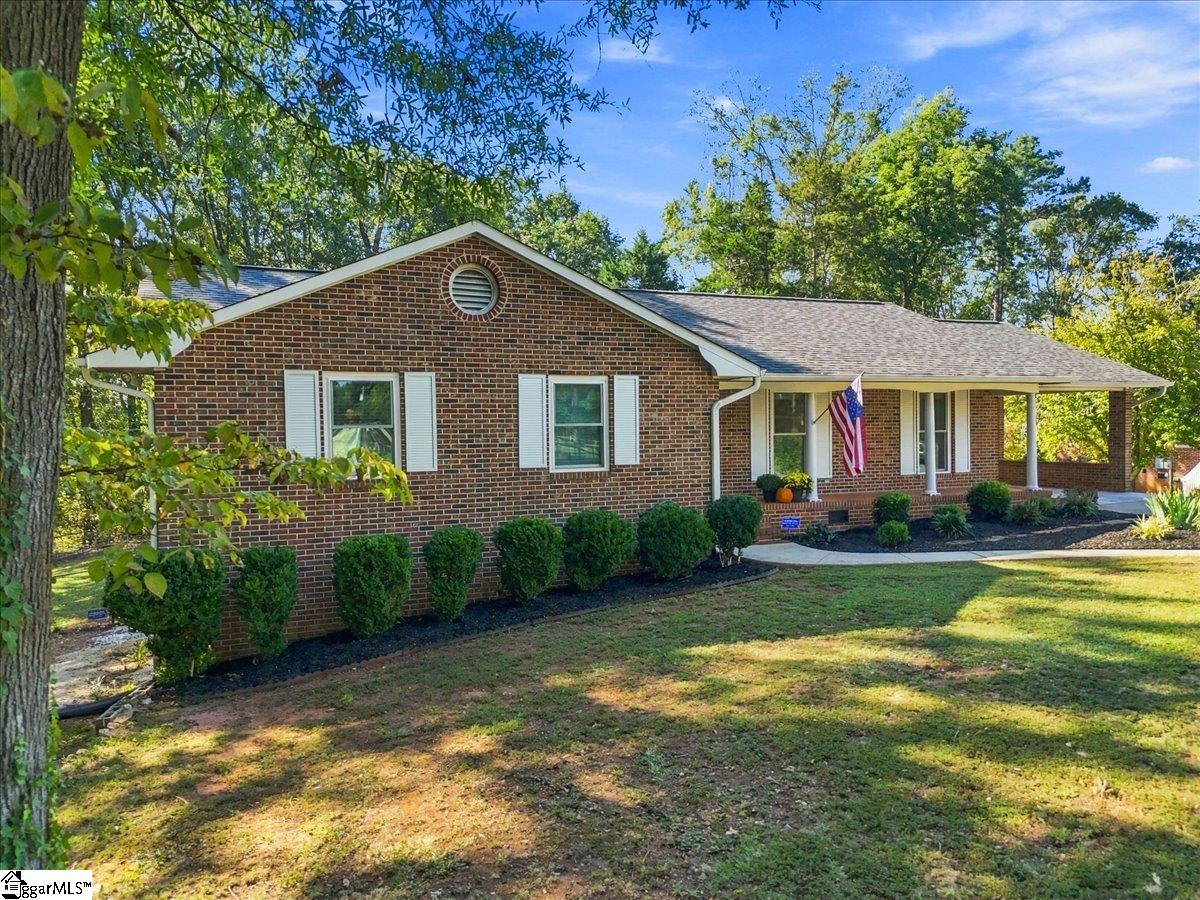 500 Pinewood Drive Property Photo 3