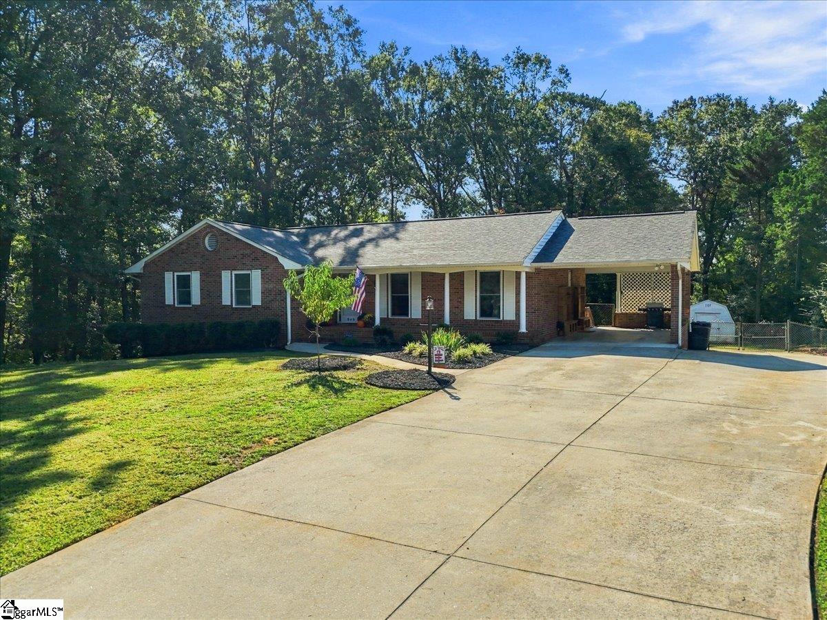 500 Pinewood Drive Property Photo 4