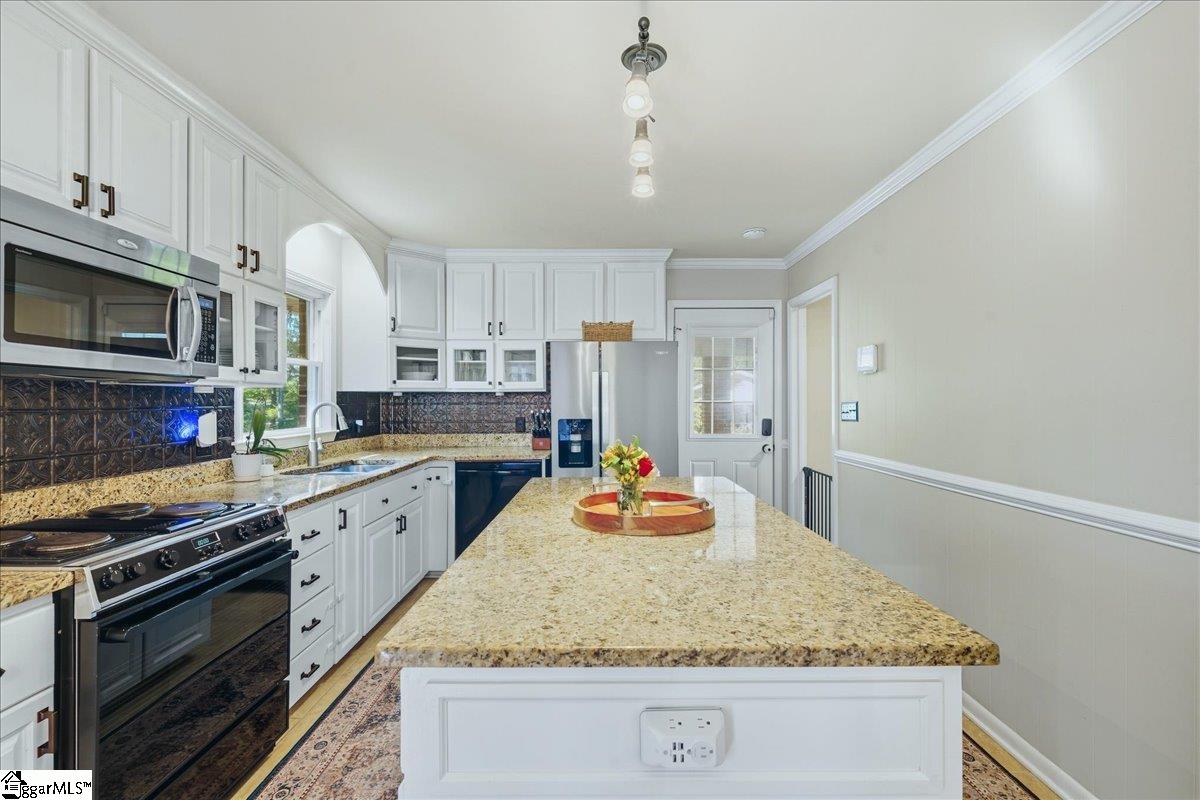 500 Pinewood Drive Property Photo 10