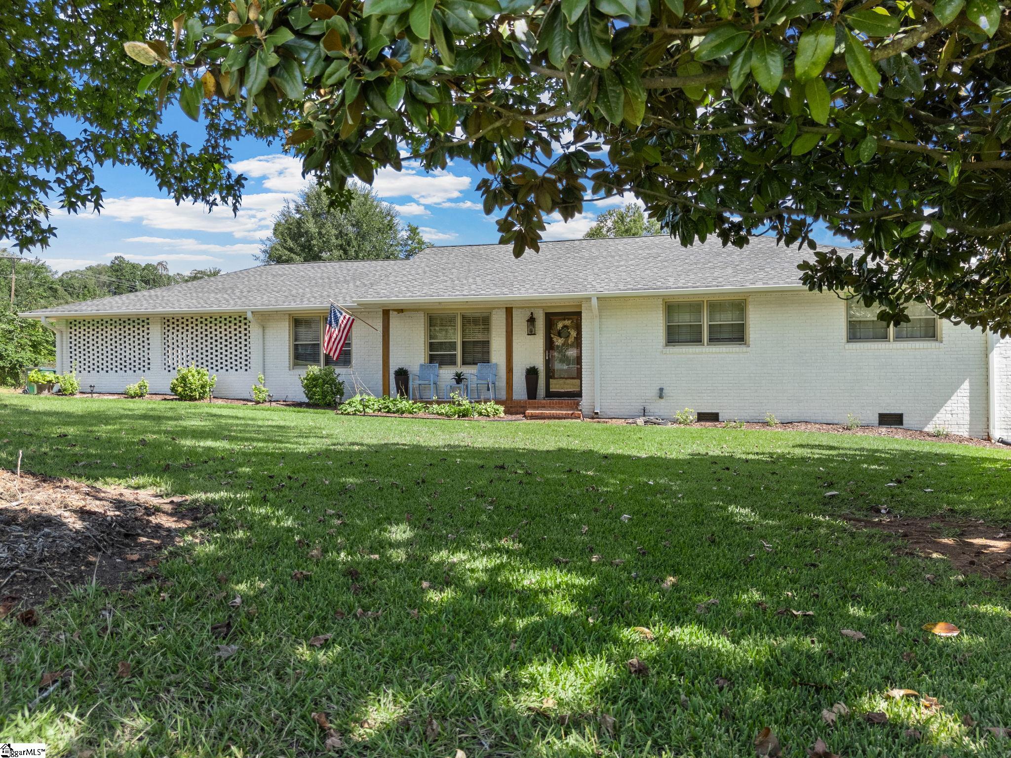 400 Lake Forest Drive Property Photo 1