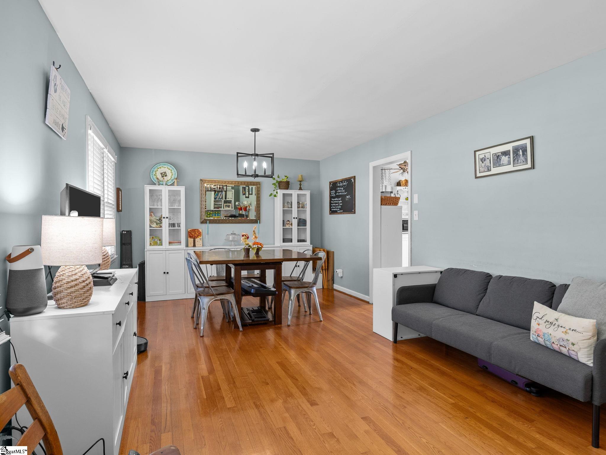 400 Lake Forest Drive Property Photo 10