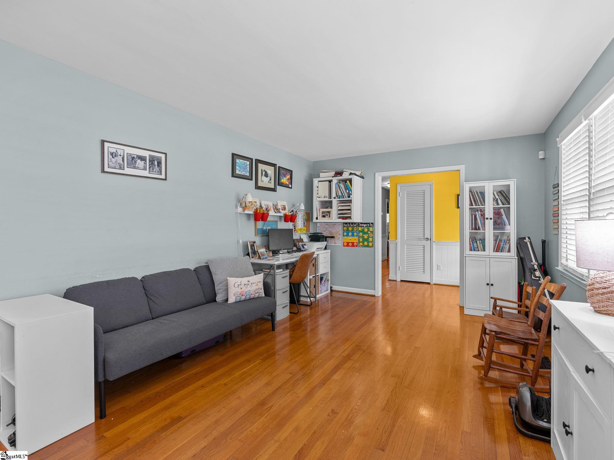 400 Lake Forest Drive Property Photo 12