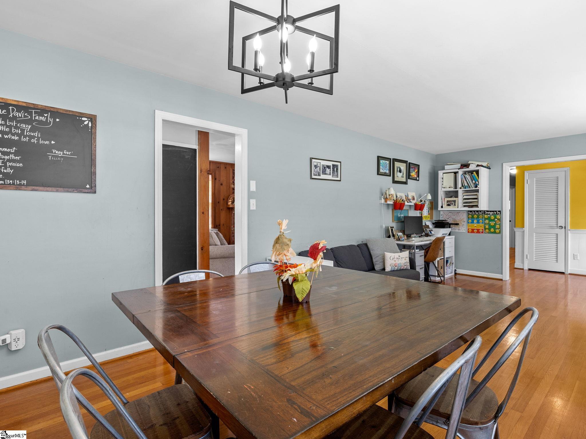 400 Lake Forest Drive Property Photo 13