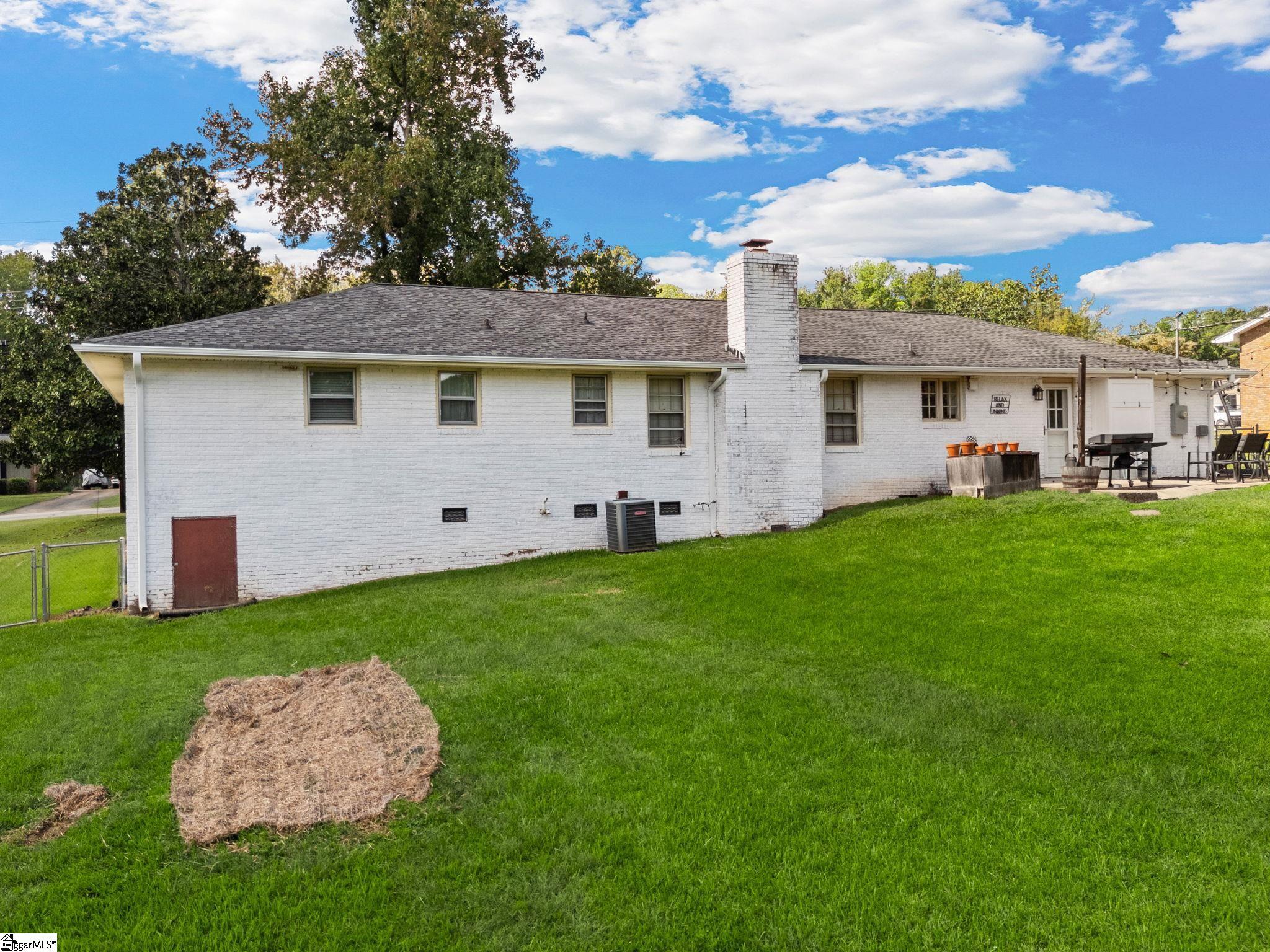 400 Lake Forest Drive Property Photo 38