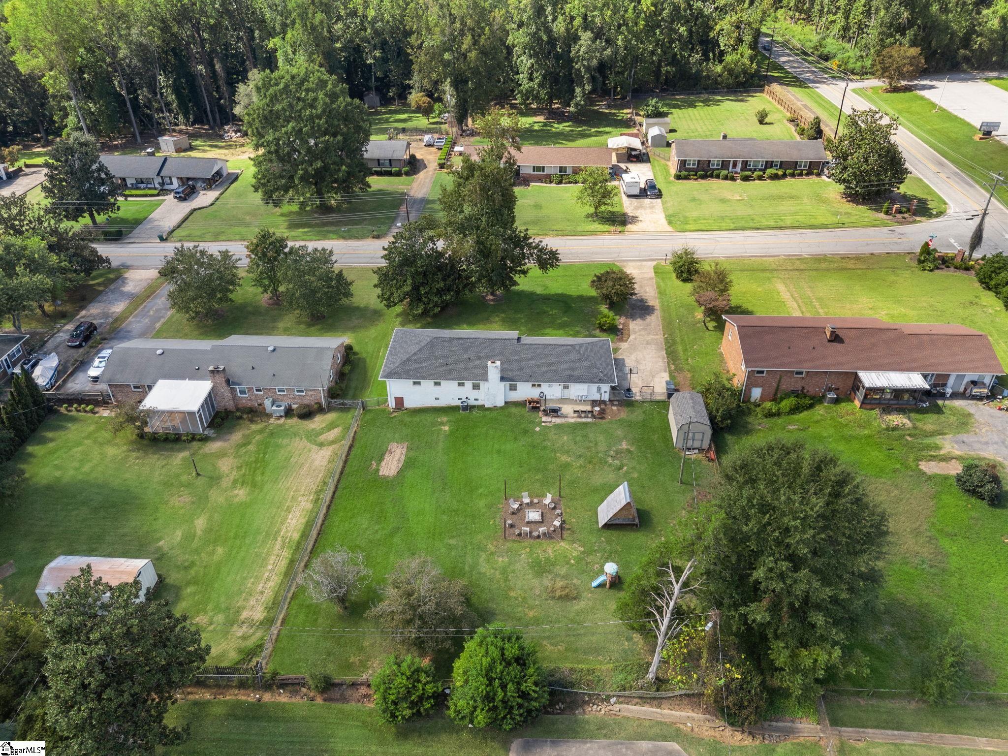 400 Lake Forest Drive Property Photo 42