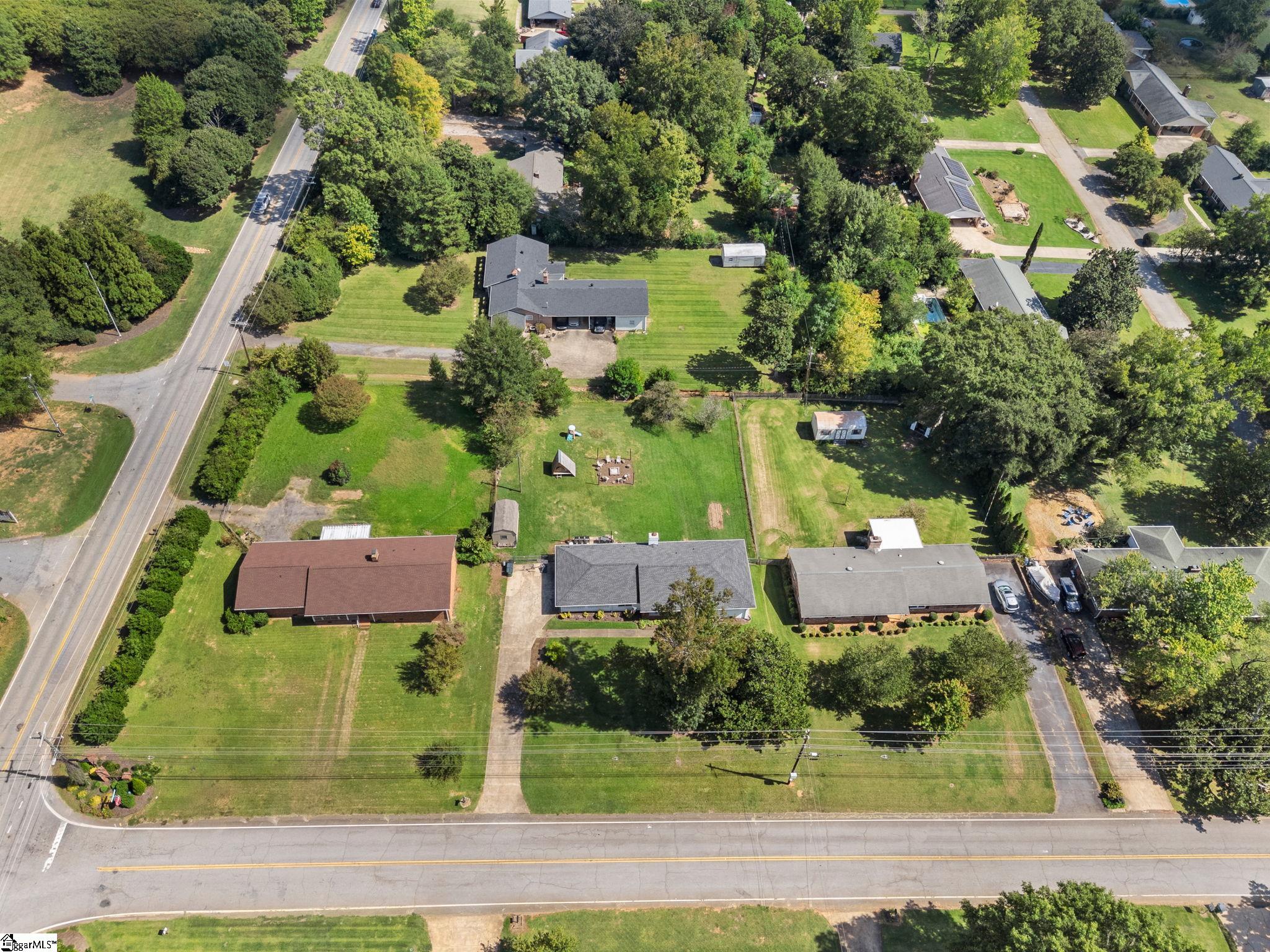 400 Lake Forest Drive Property Photo 43