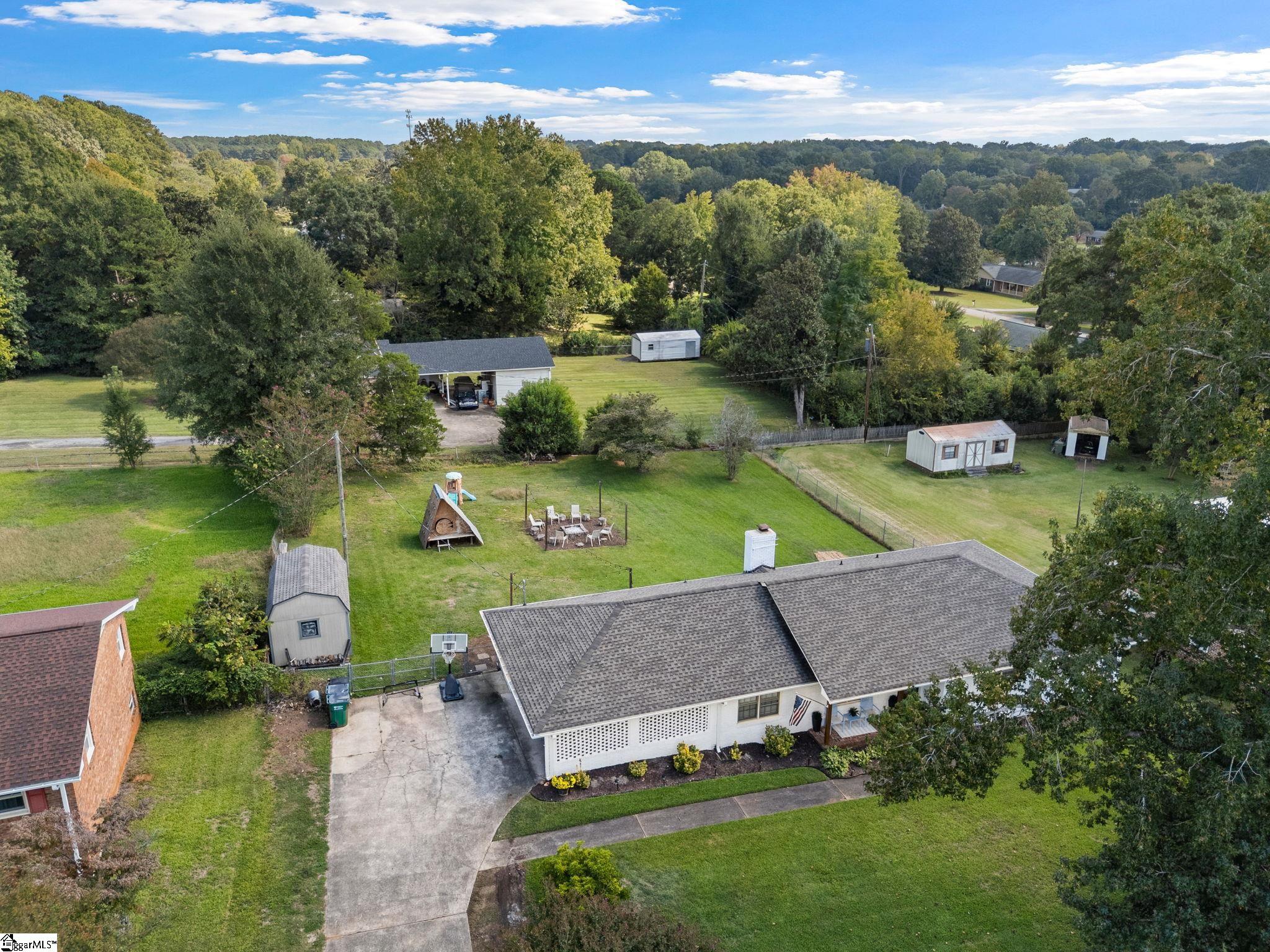 400 Lake Forest Drive Property Photo 46