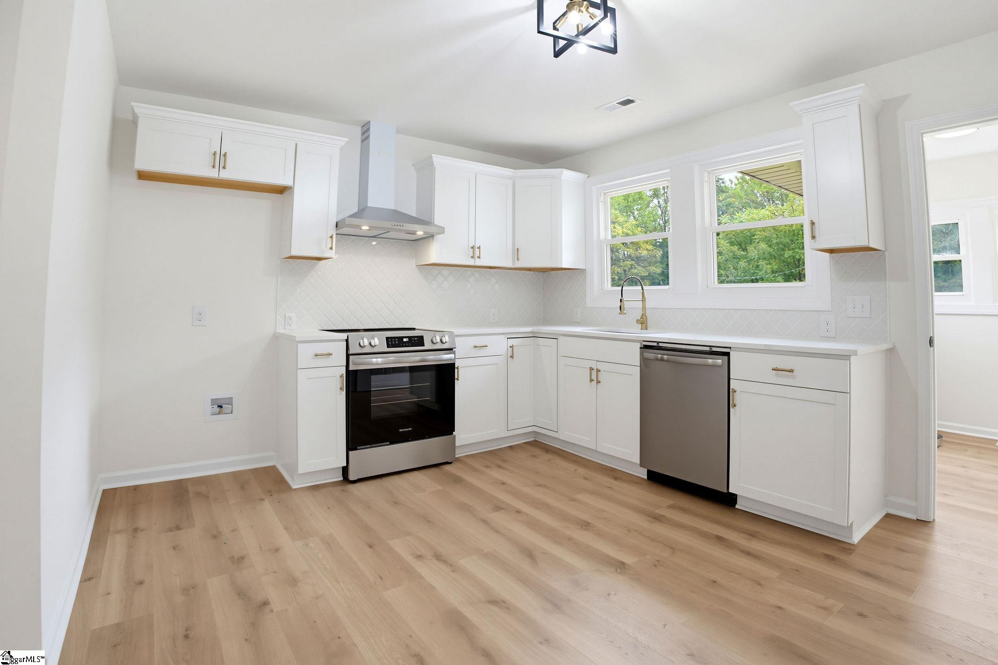 23 Spring Street Property Photo 10