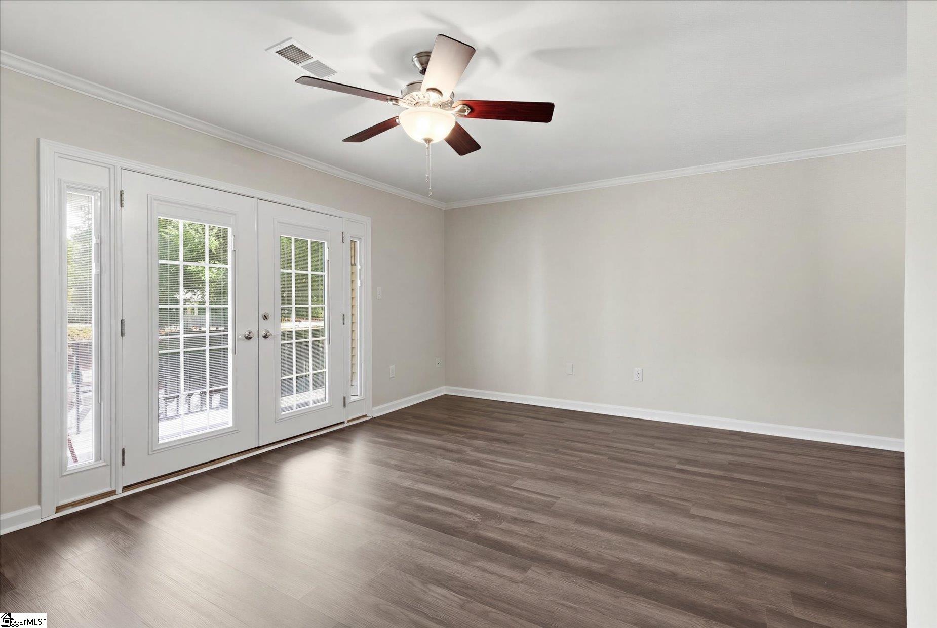925 Cleveland Street Property Photo 8