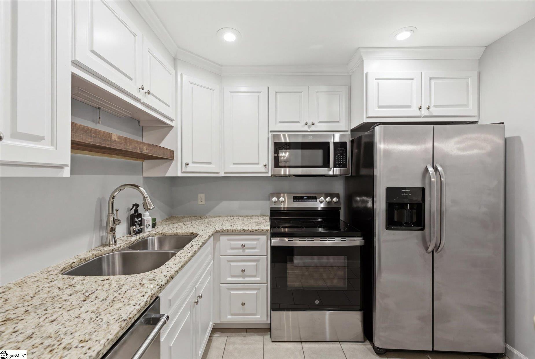 925 Cleveland Street Property Photo 12