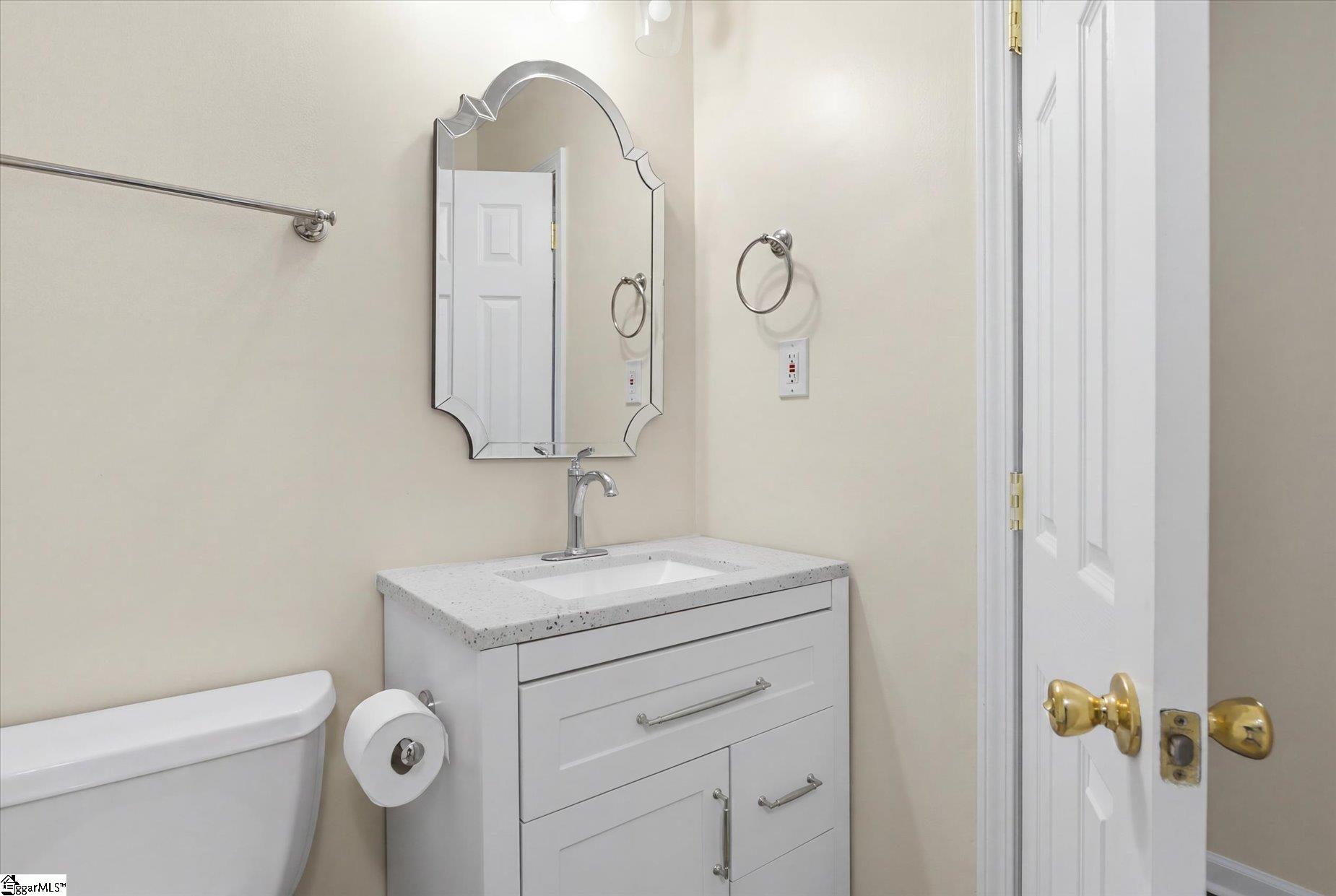 925 Cleveland Street Property Photo 18