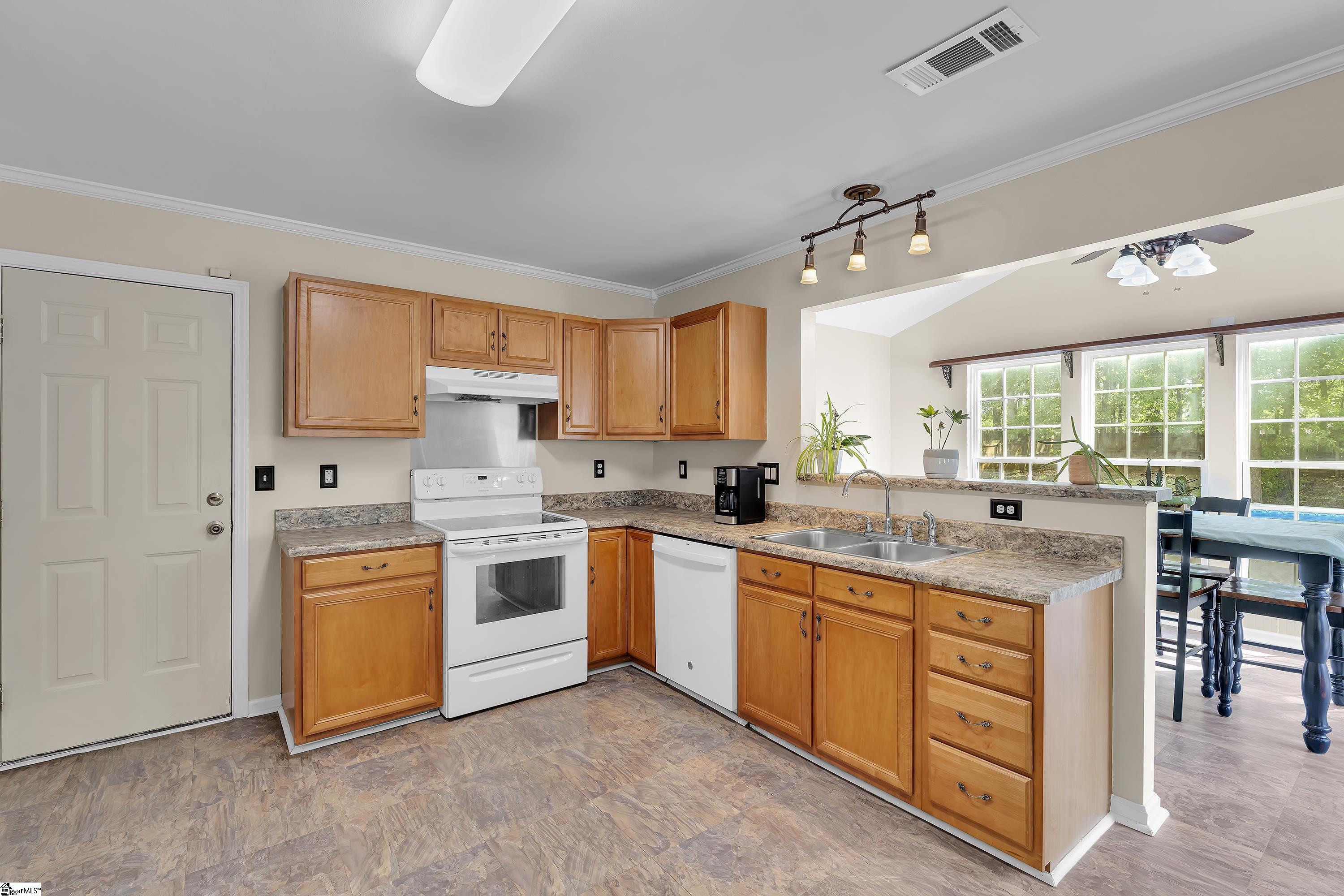 415 Scarlet Oak Drive Property Photo 8