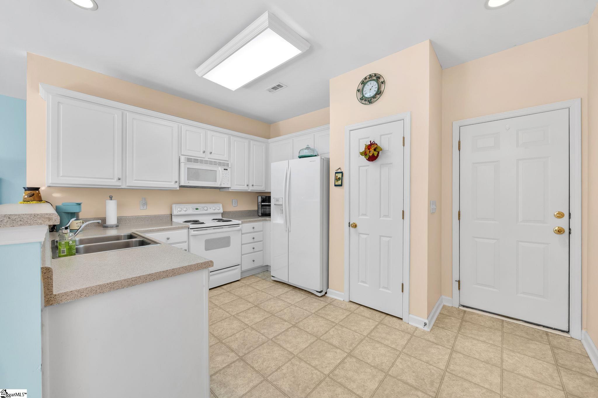 105 Ledgewood Way Property Photo 15