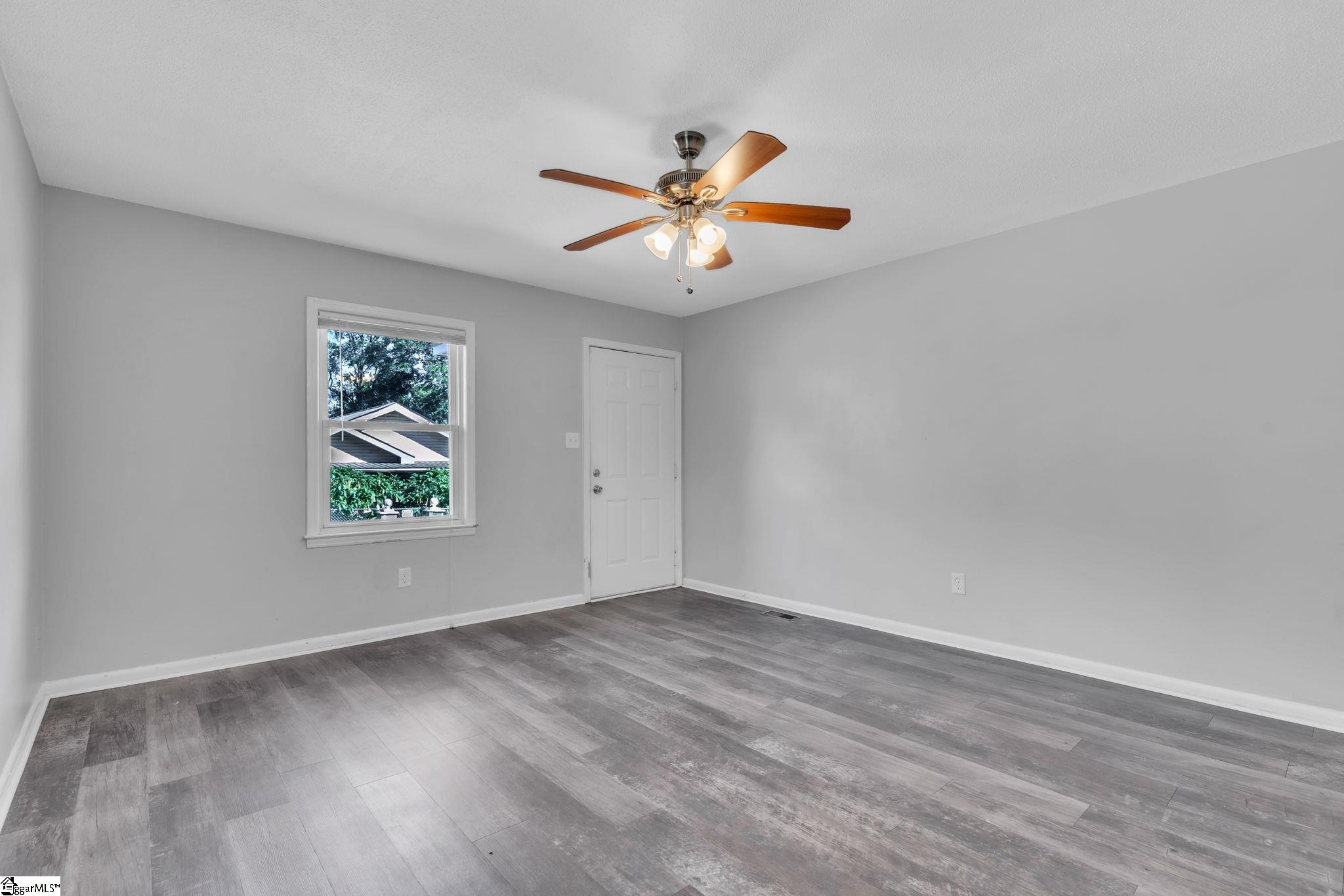 161 Home Street Property Photo 4