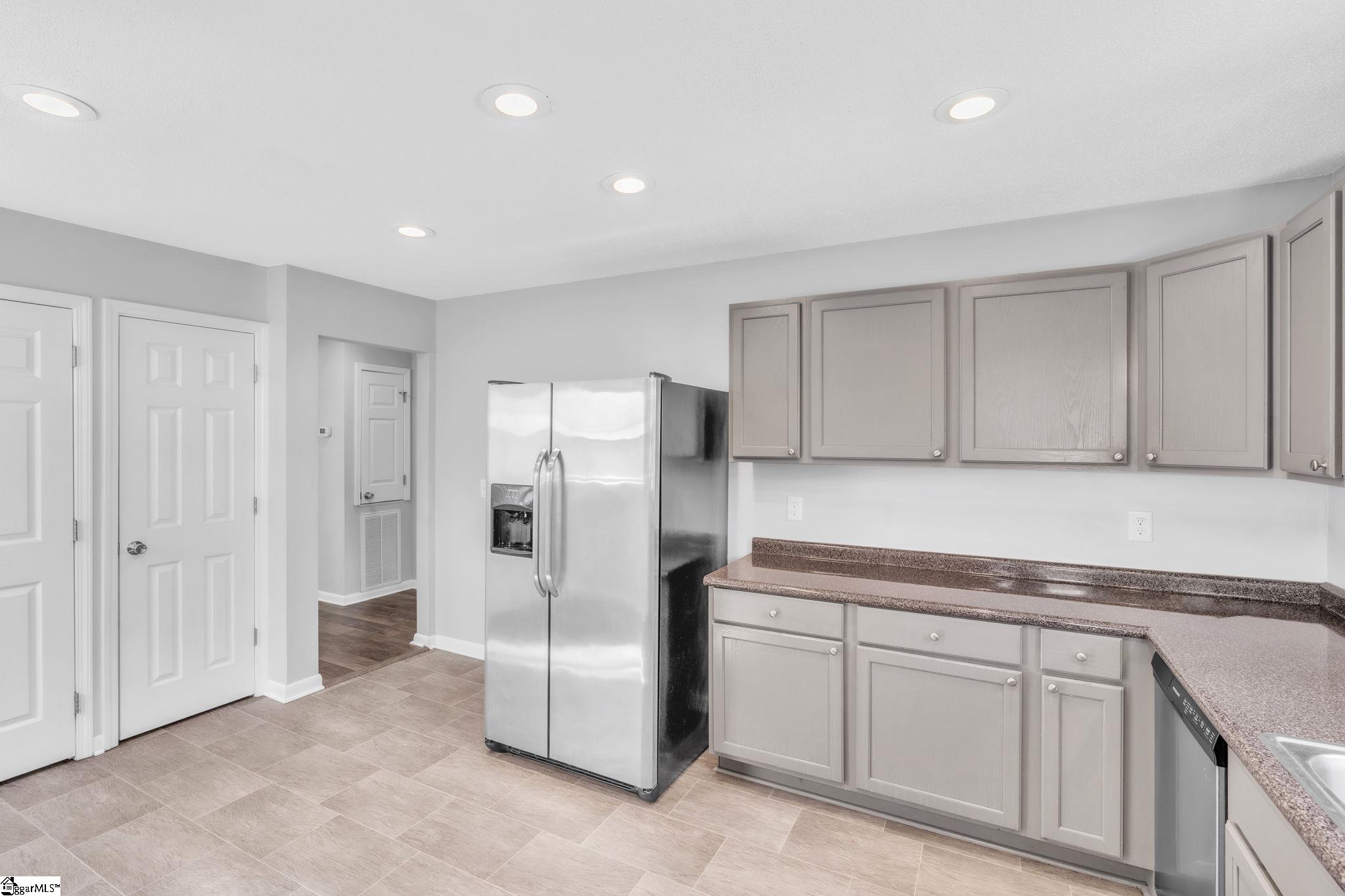 161 Home Street Property Photo 8
