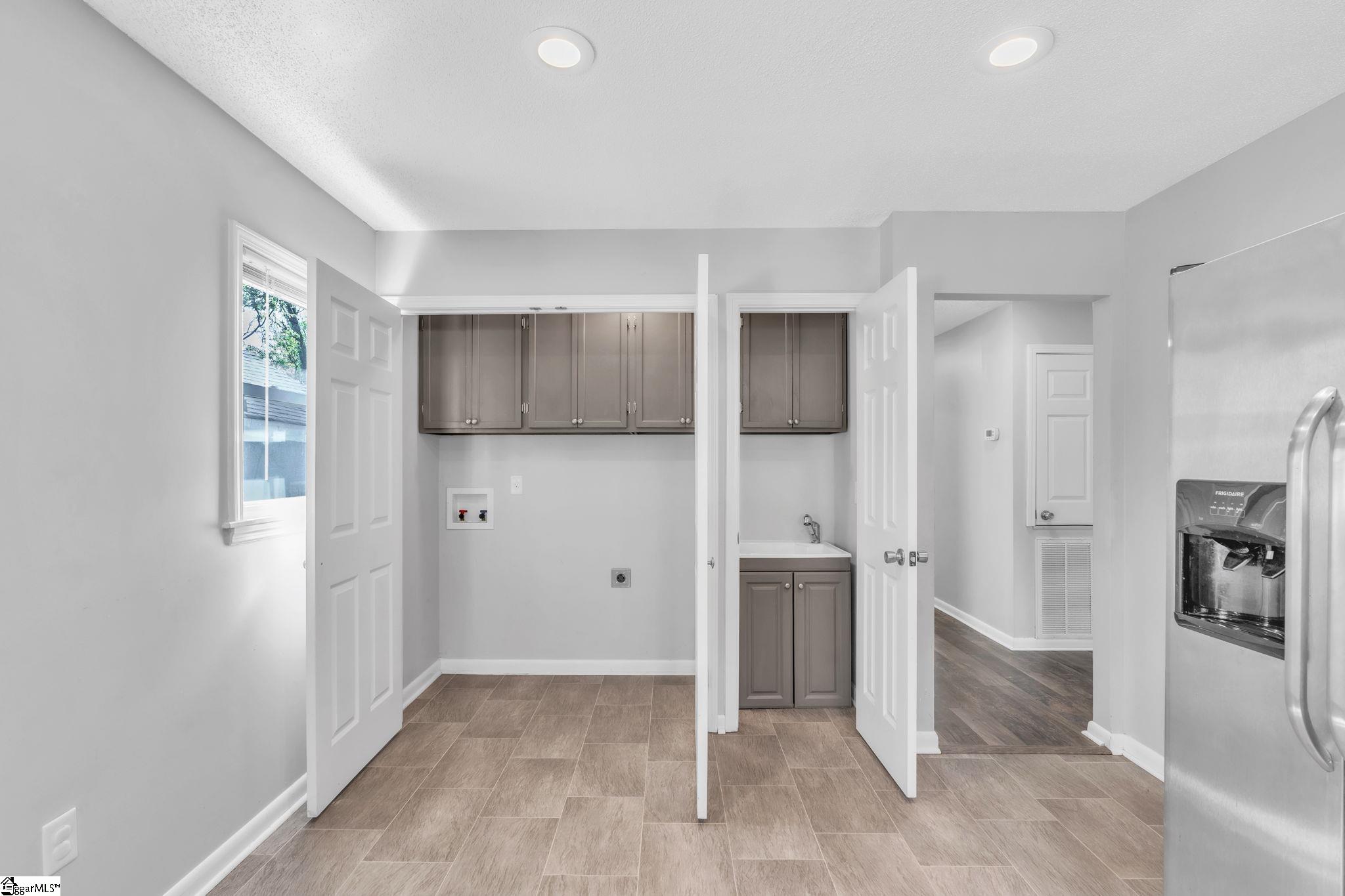 161 Home Street Property Photo 9
