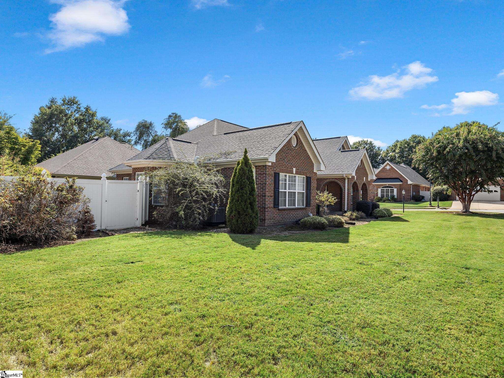 101 Banbury Circle Property Photo 3
