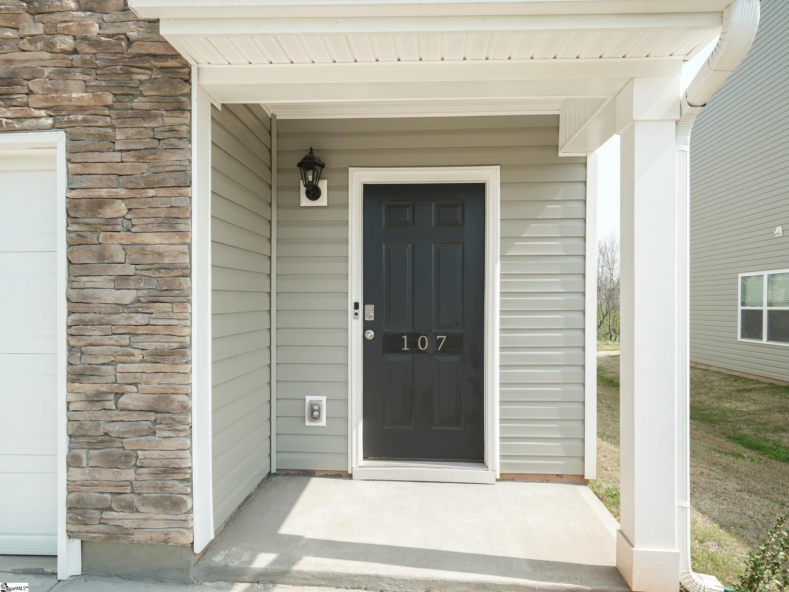 107 Sunriff Court Property Photo 3