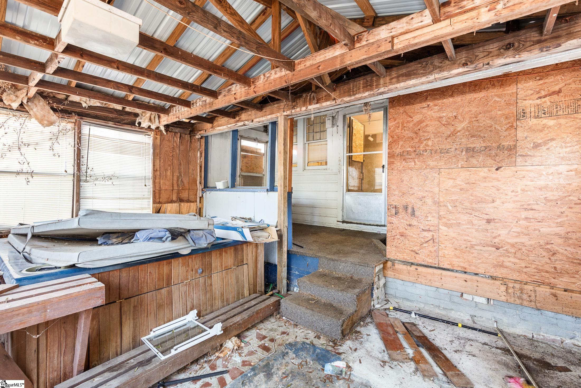 919 N Limestone Street Property Photo 20