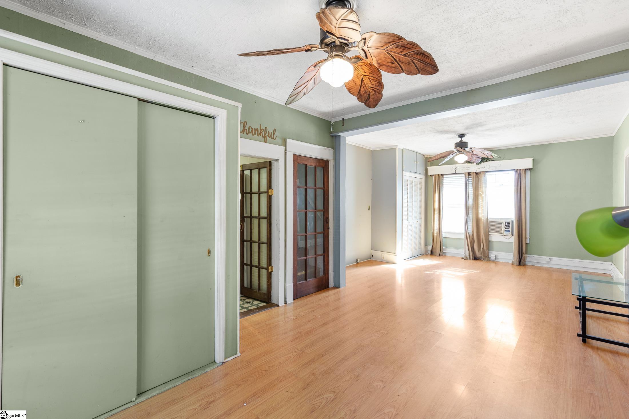919 N Limestone Street Property Photo 21
