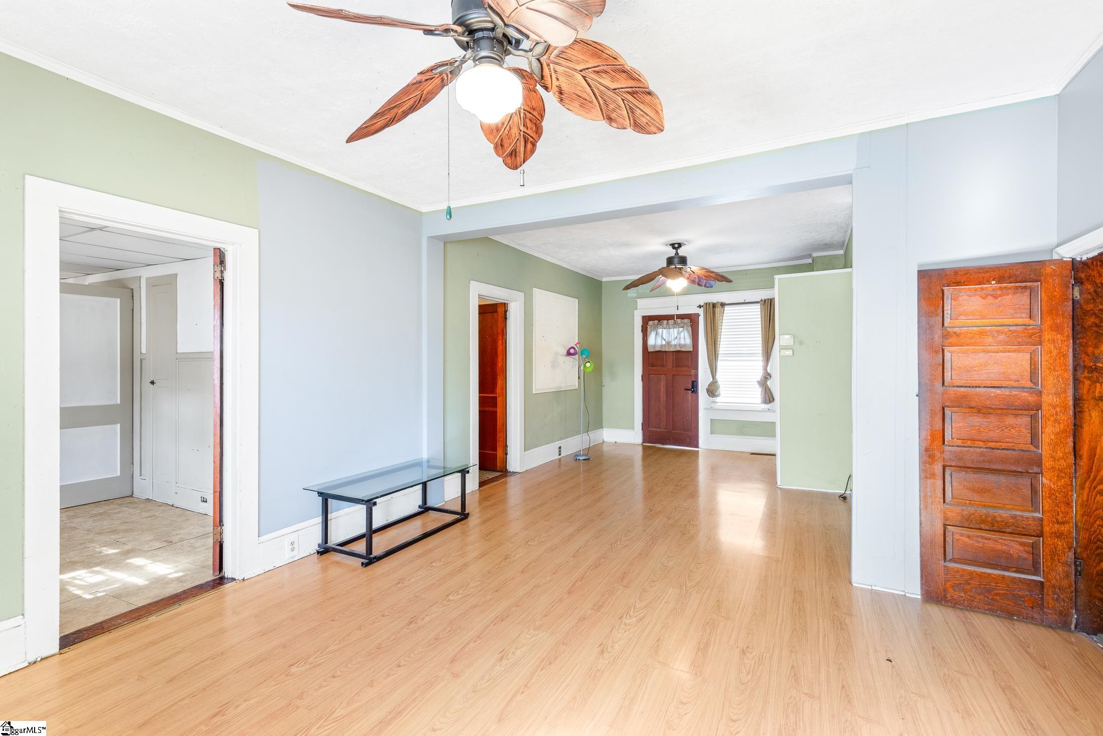 919 N Limestone Street Property Photo 22