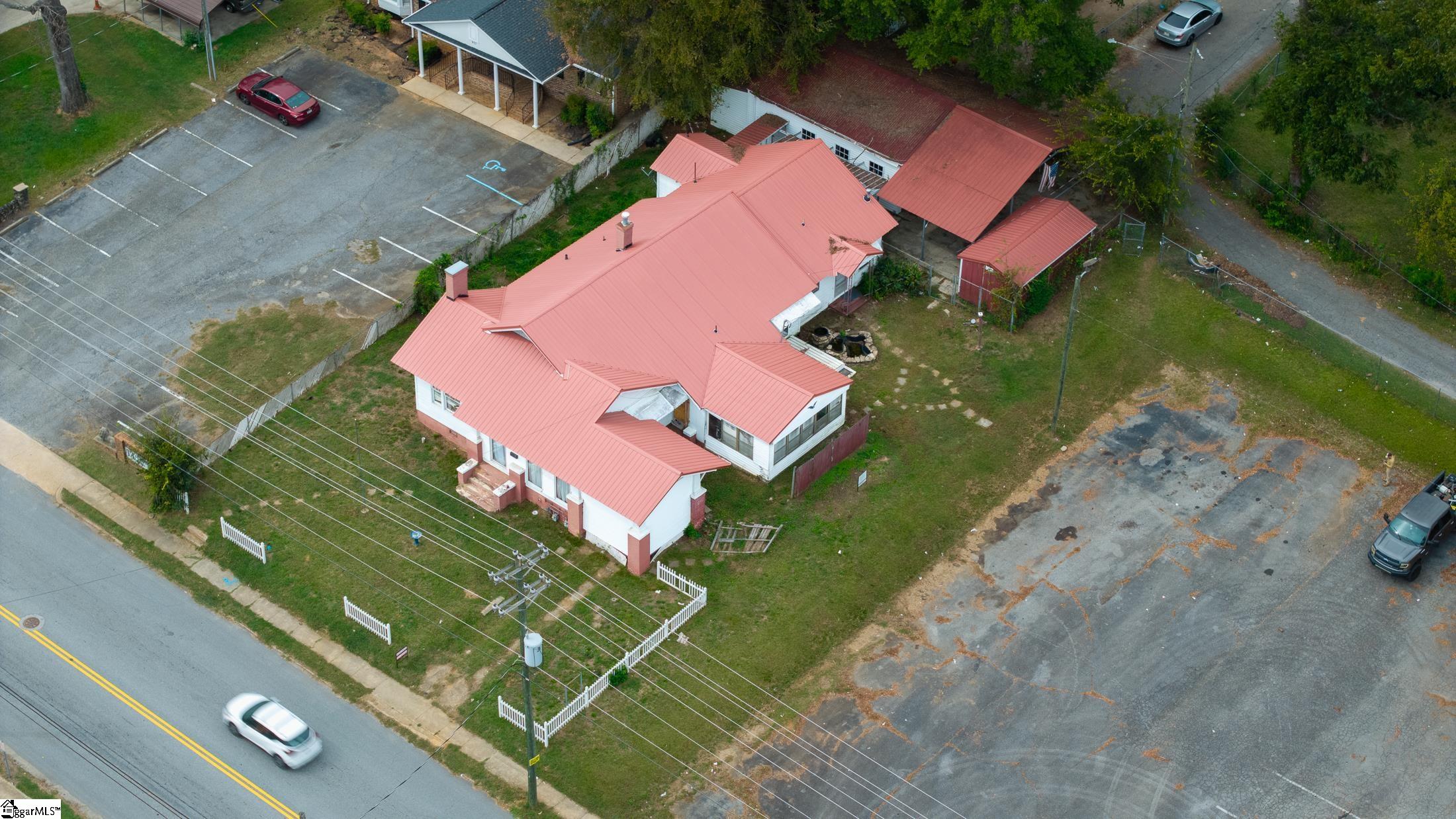 919 N Limestone Street Property Photo 44