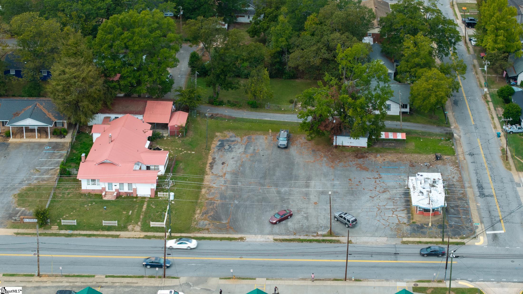 919 N Limestone Street Property Photo 45