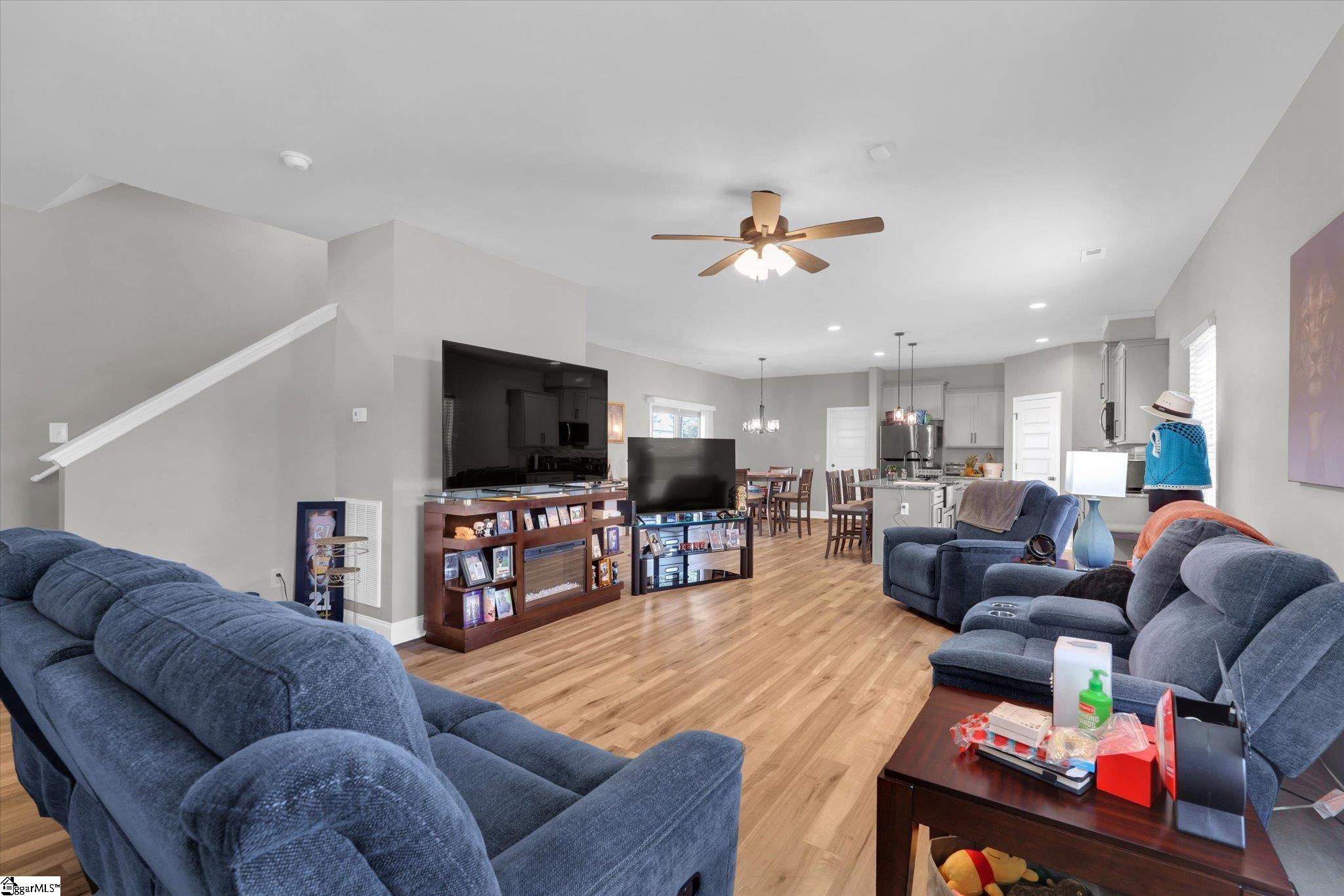 101 N Spencer Street Property Photo 6