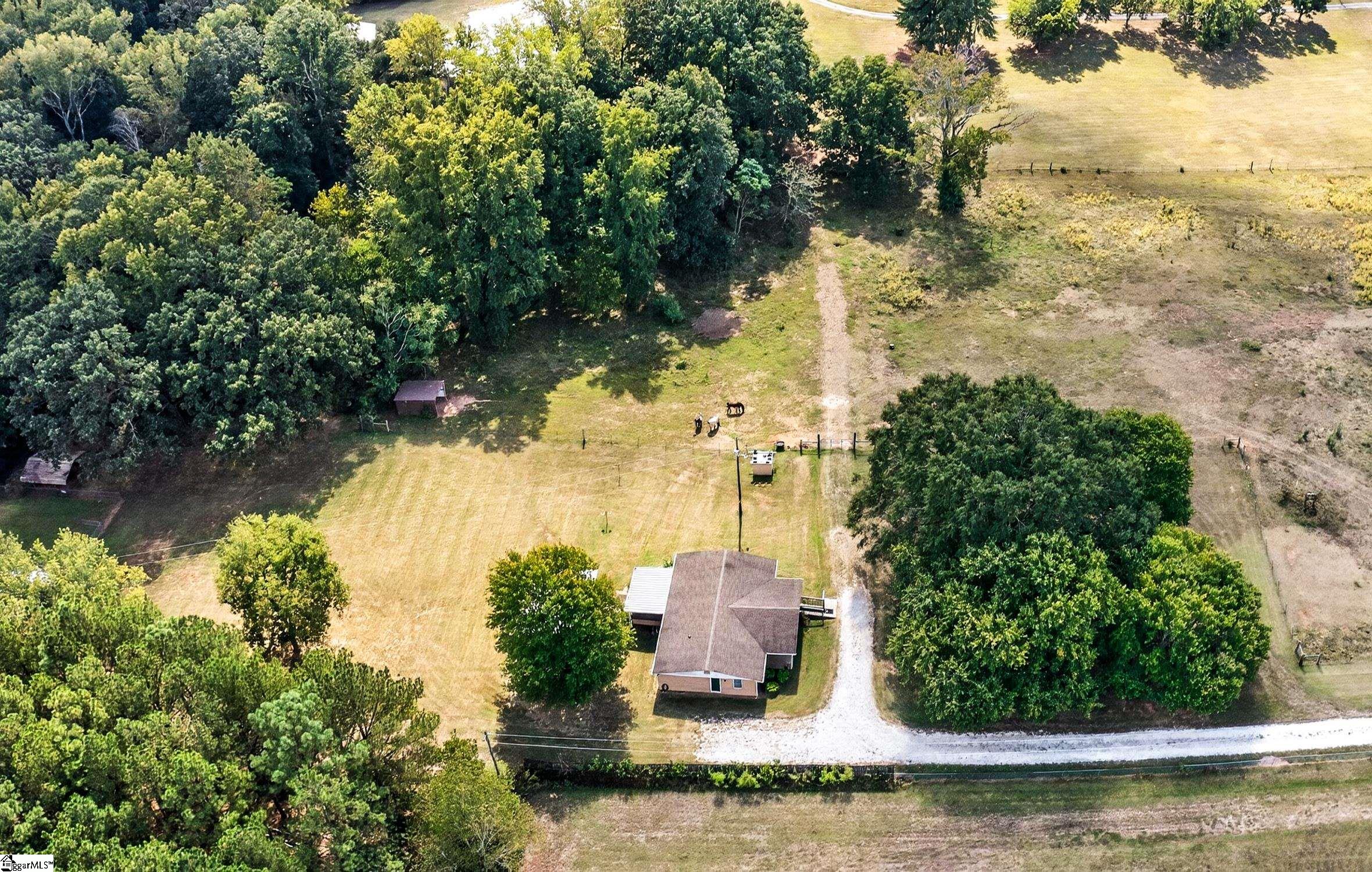 100 Kennel Drive Property Photo 3