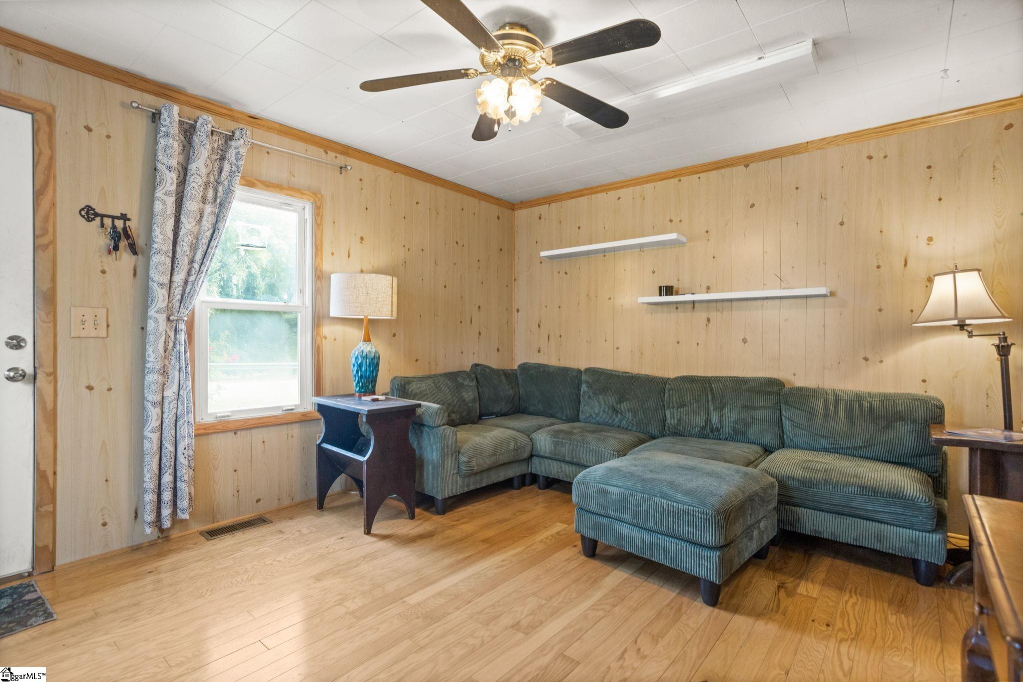 10 Hollywood Street Property Photo 4