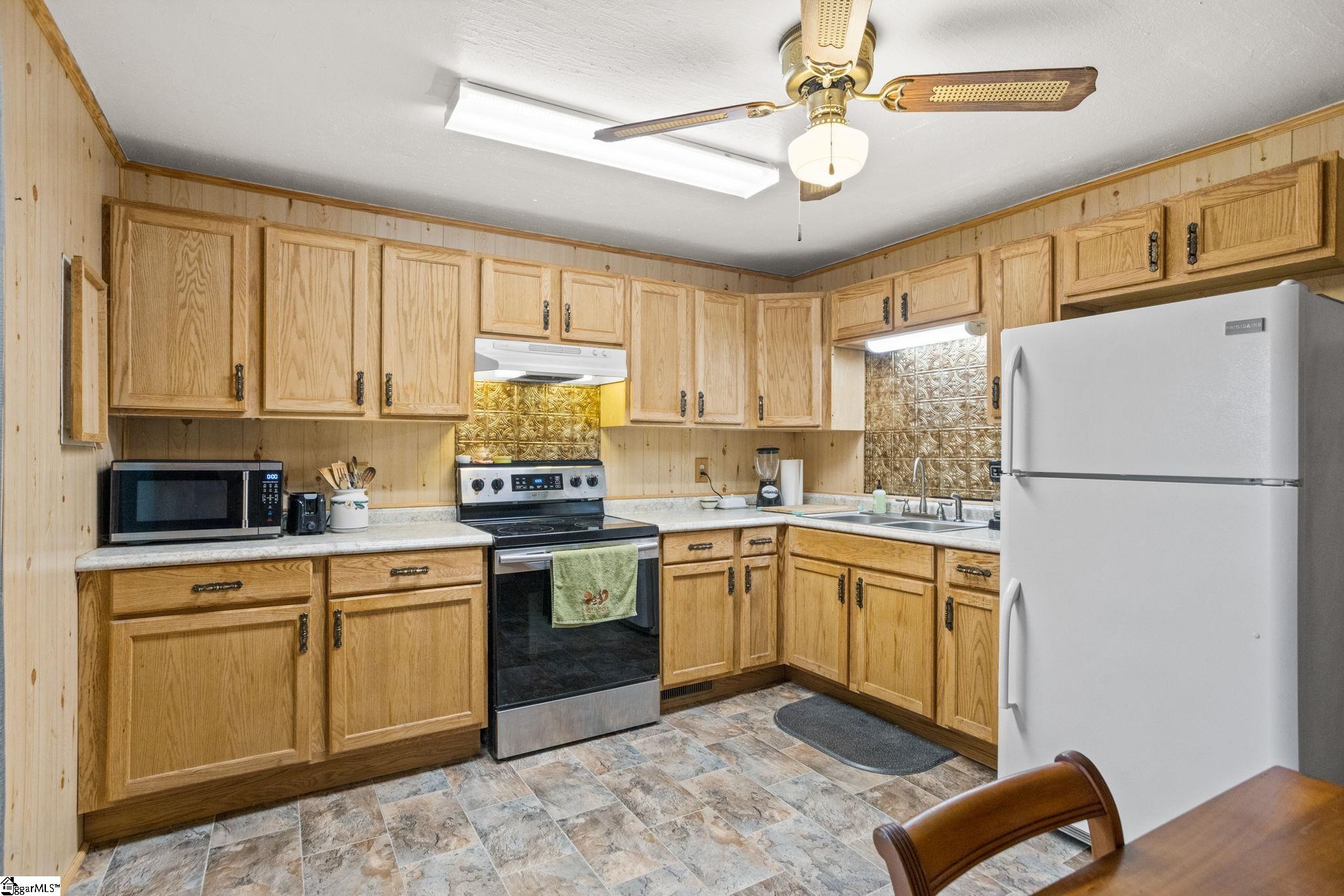 10 Hollywood Street Property Photo 7