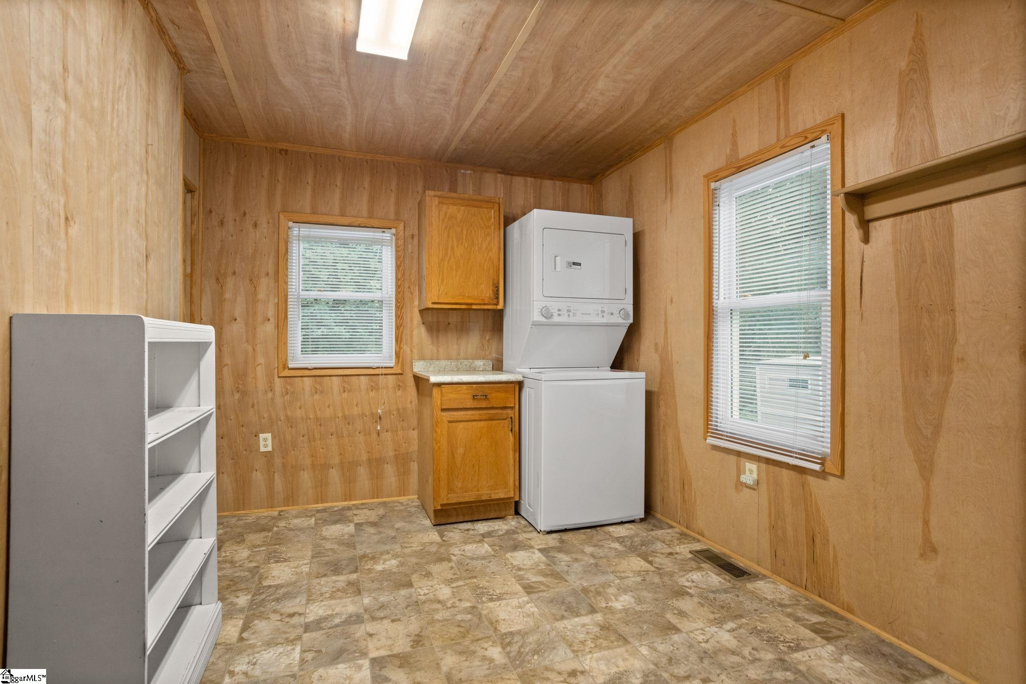 10 Hollywood Street Property Photo 16