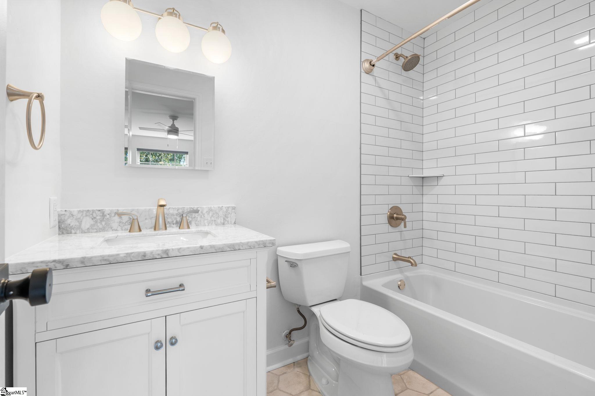 925 Cleveland Street Property Photo 6