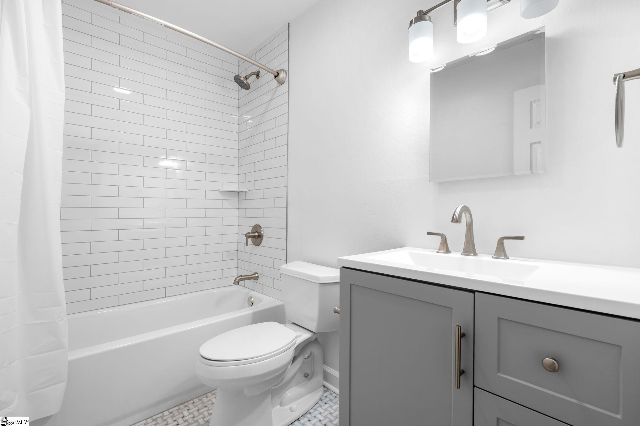 925 Cleveland Street Property Photo 8