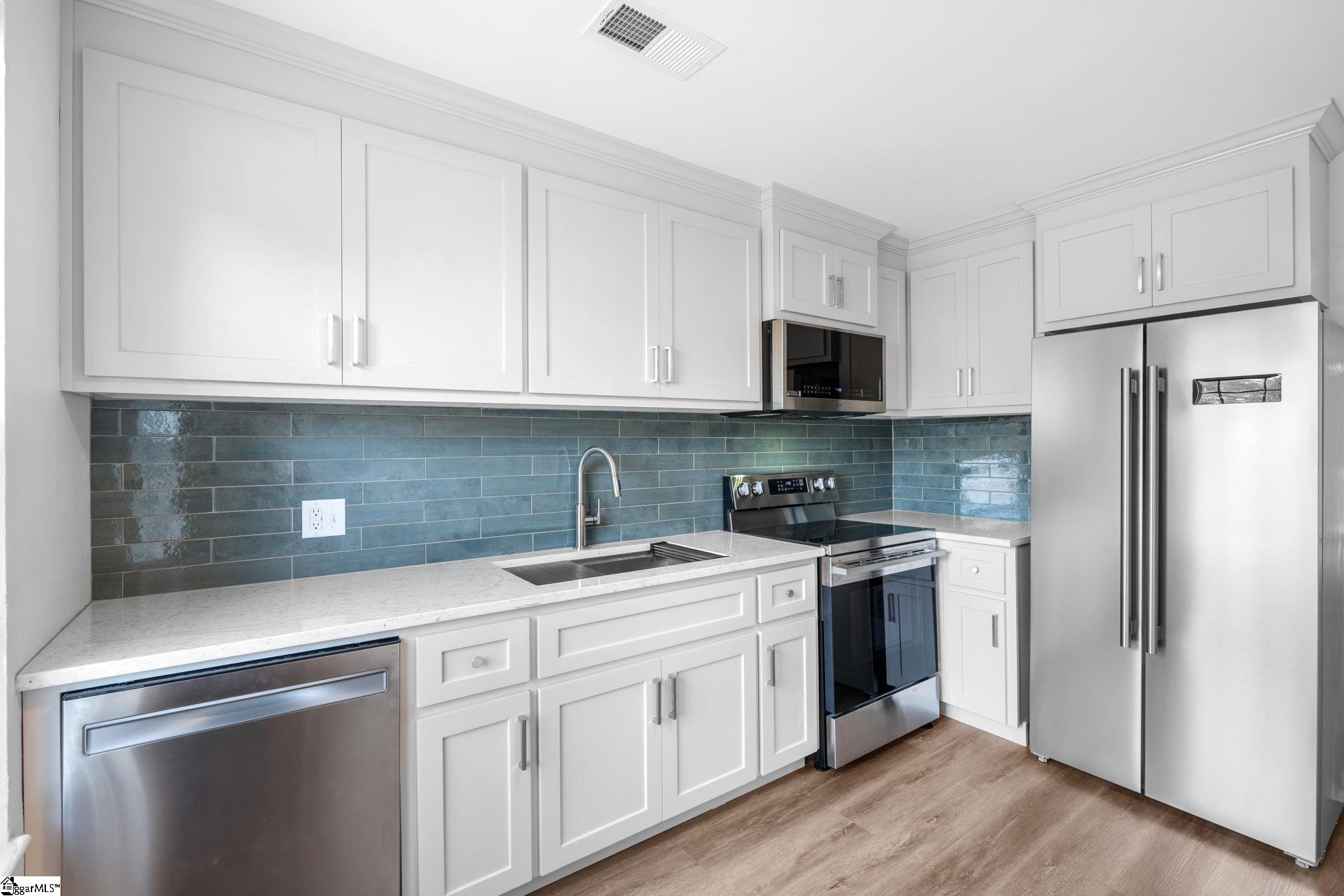 925 Cleveland Street Property Photo 9