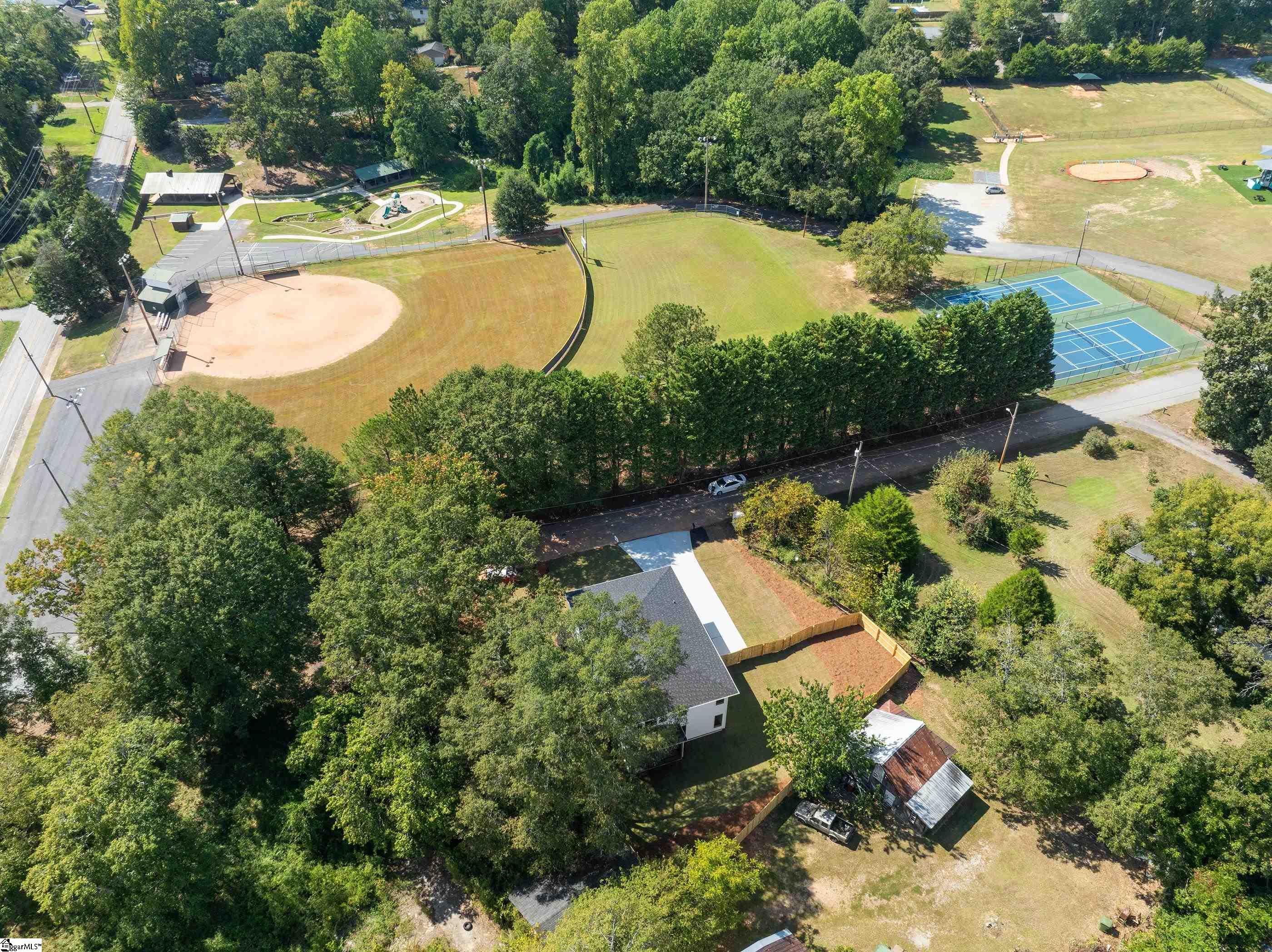119 Park Drive Property Photo 3