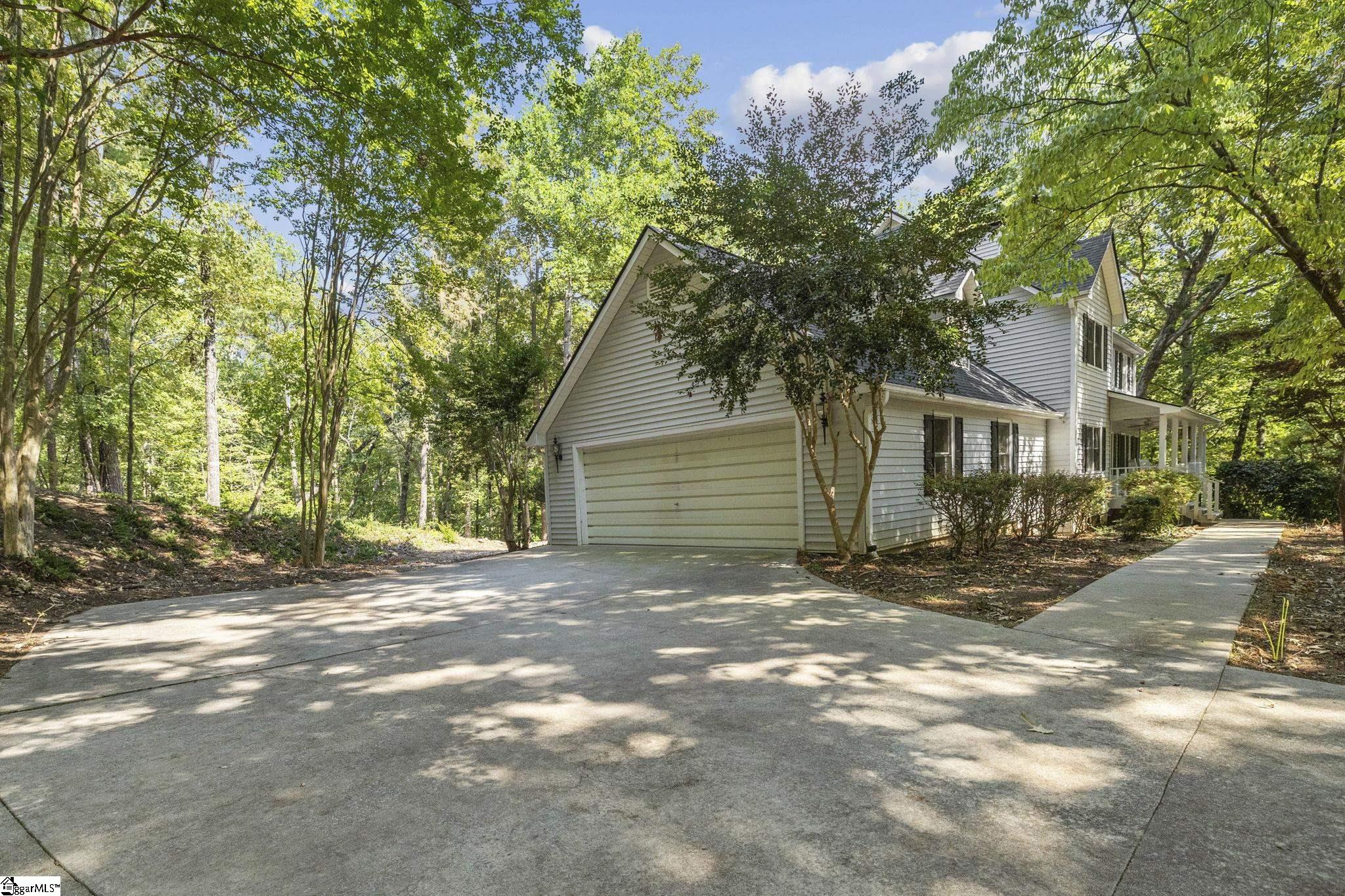 3 Eastern Pointe Property Photo 3