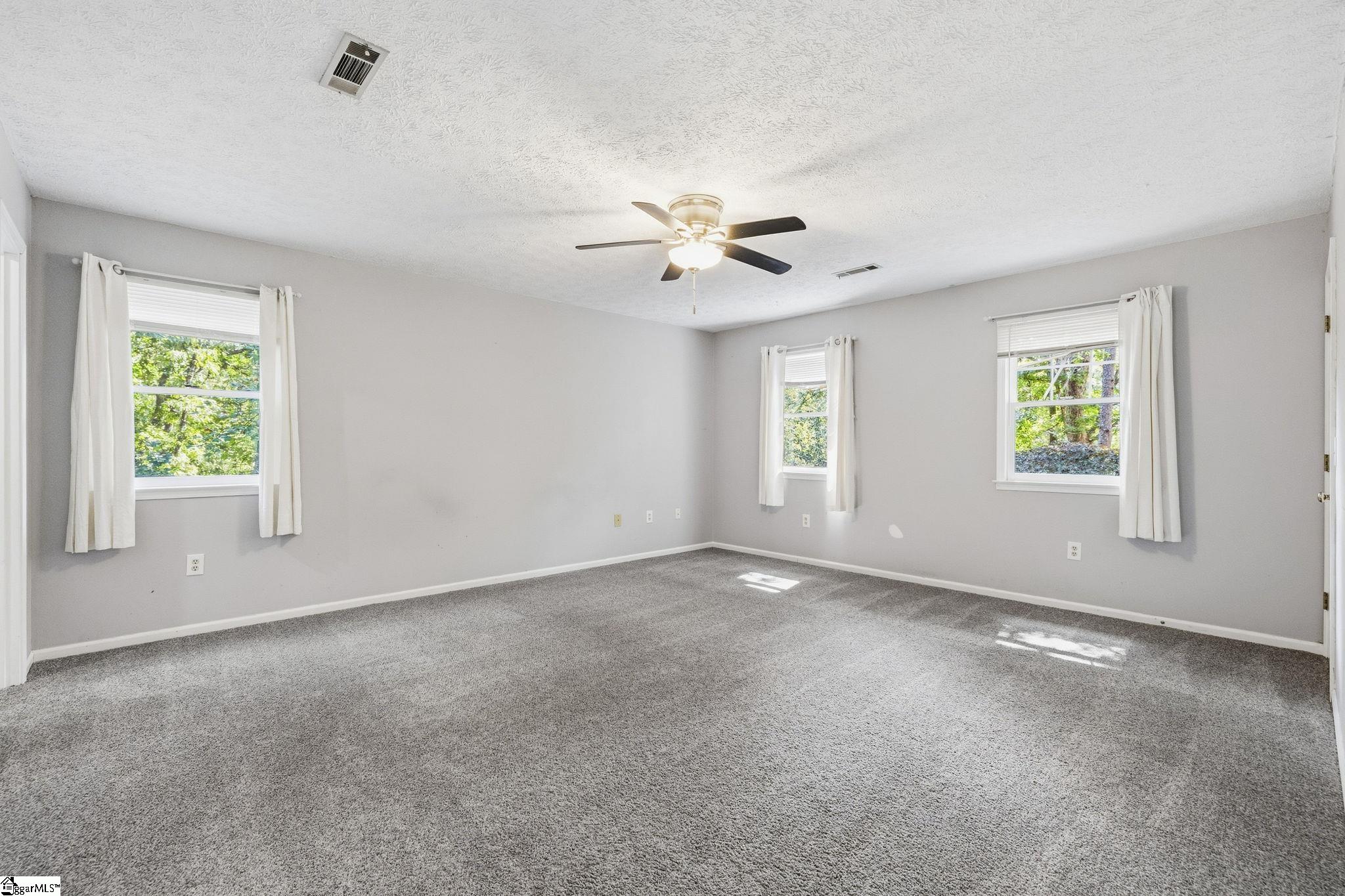 3 Eastern Pointe Property Photo 29
