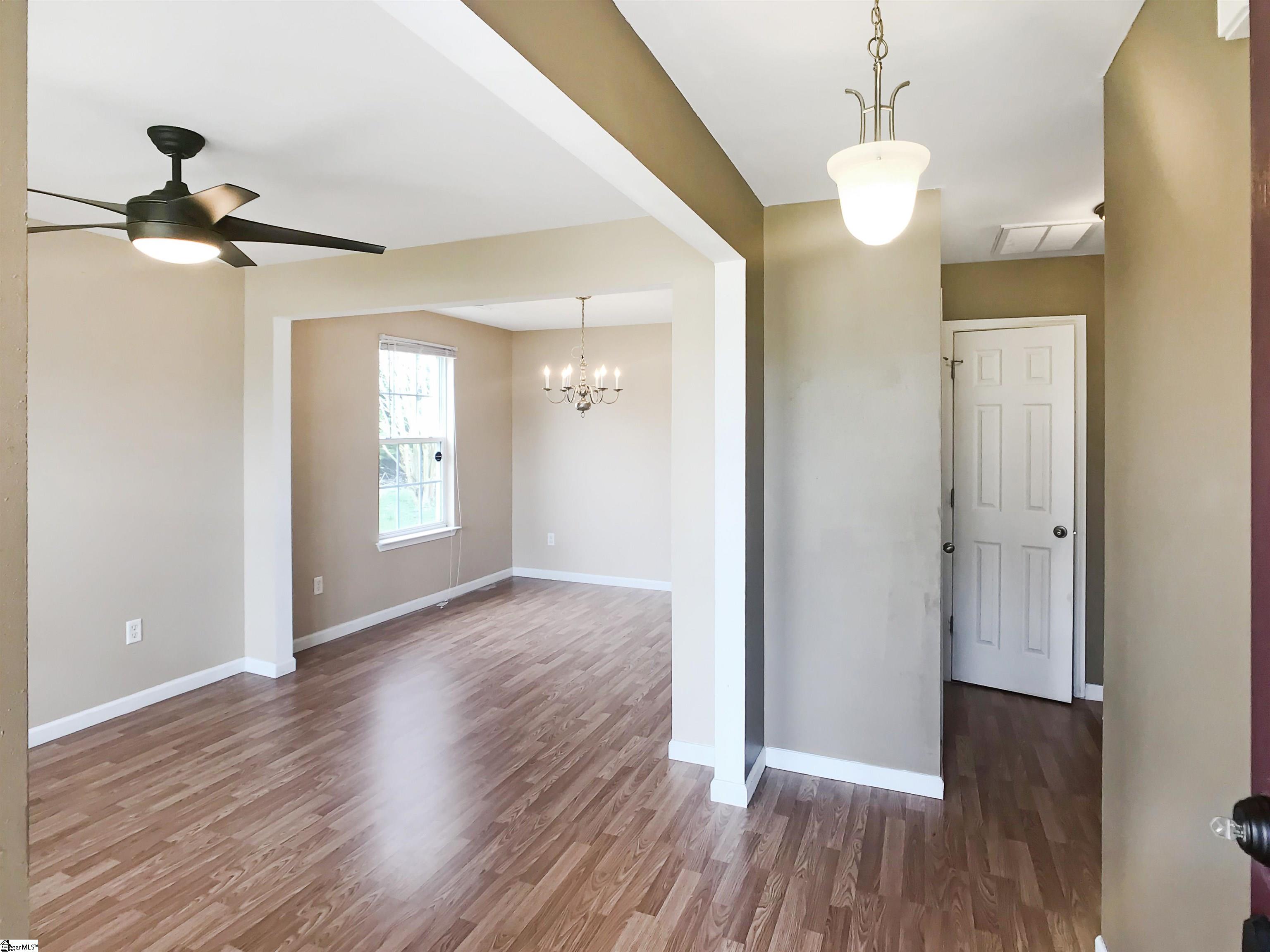 1605824 Property Photo 3