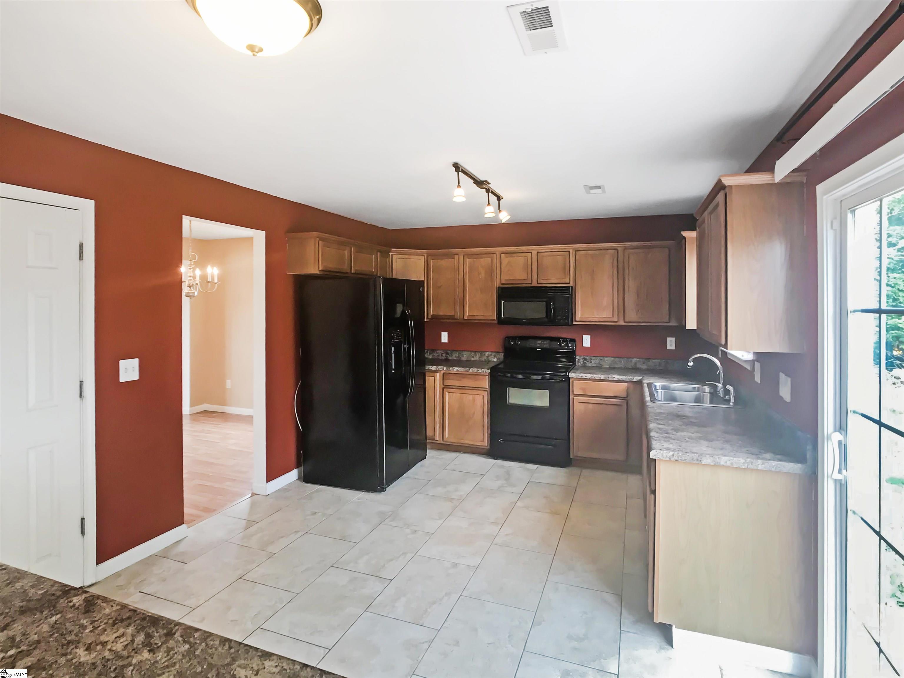 1605824 Property Photo 6