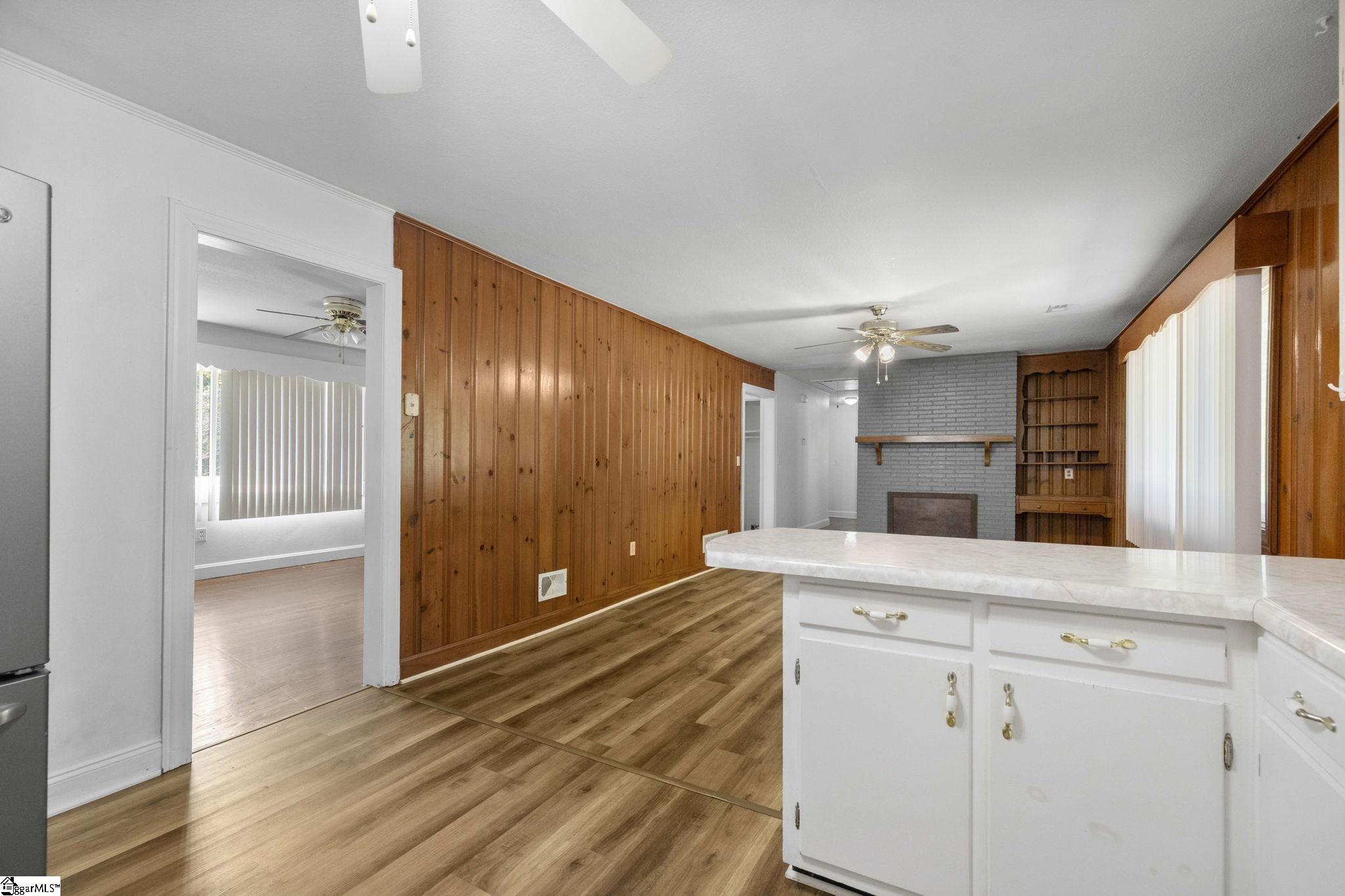 206 Greenbriar Drive Property Photo 12